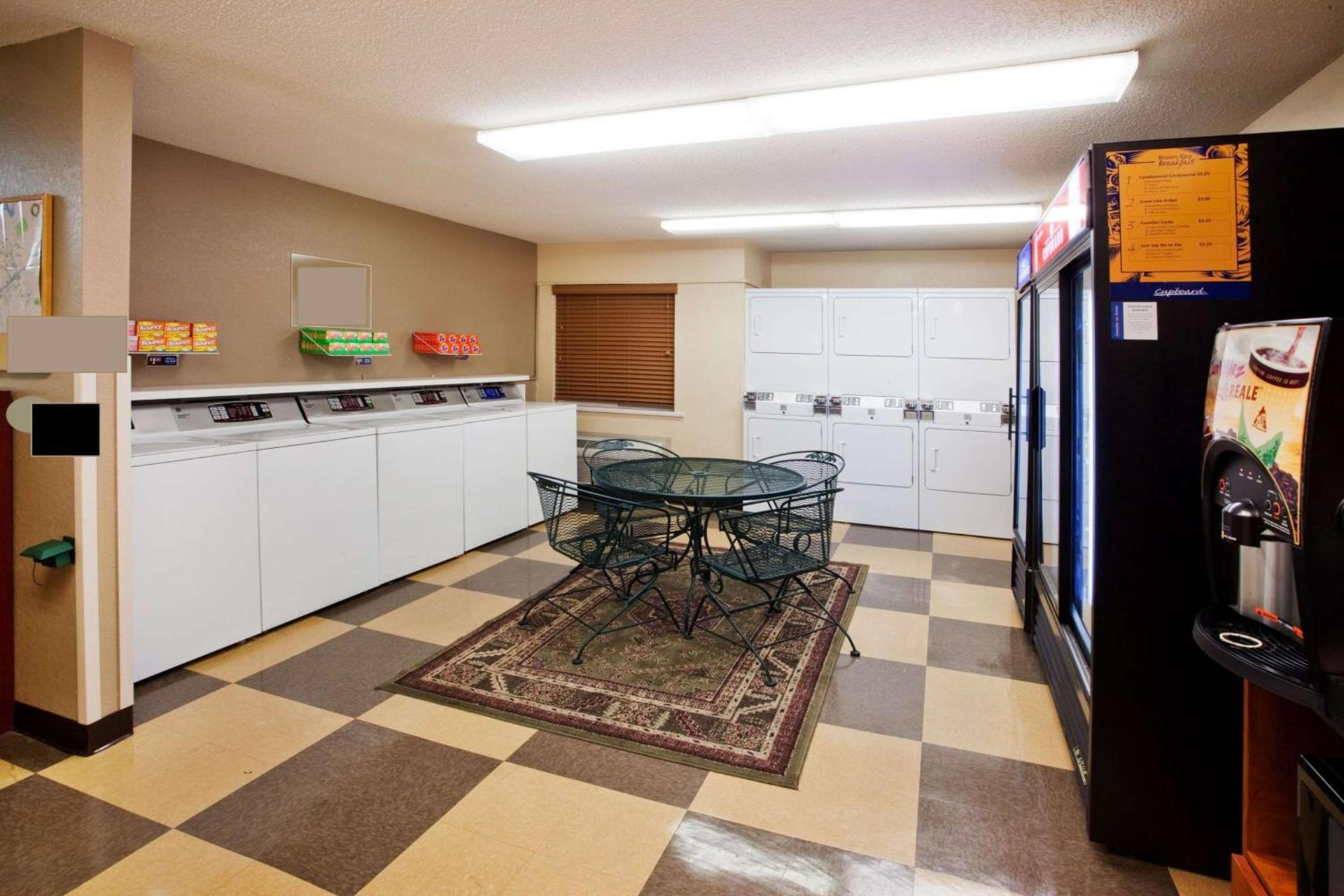 Sonesta Simply Suites Atlanta Gwinnett Place photo 17