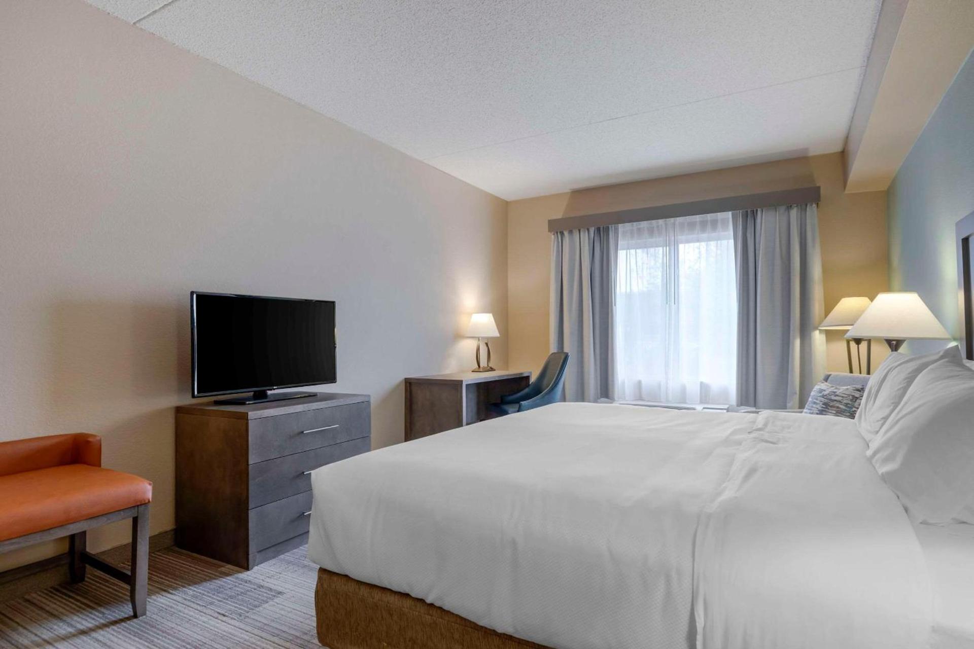 Comfort Inn & Suites Boulder photo 11