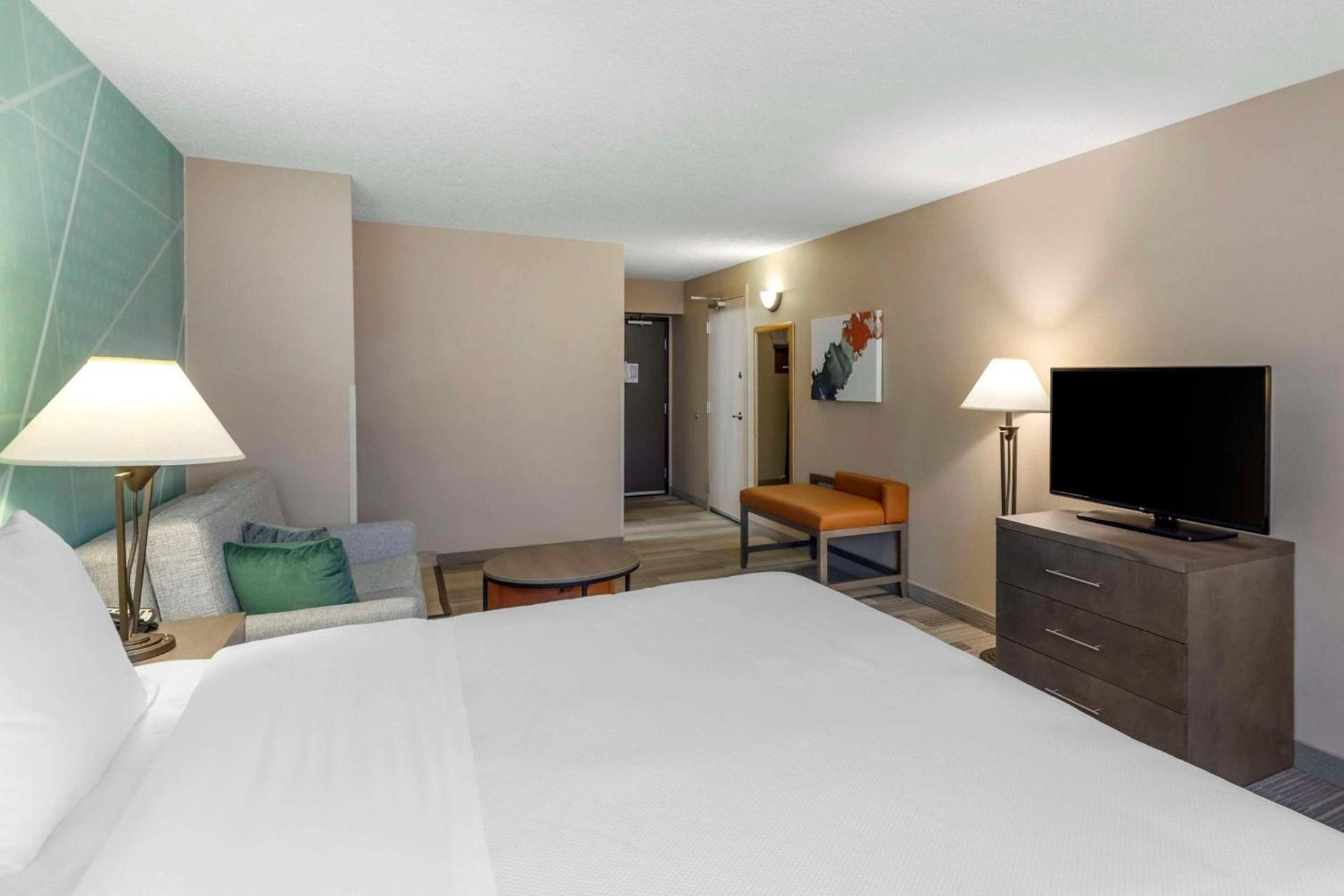 Comfort Inn & Suites Boulder photo 26