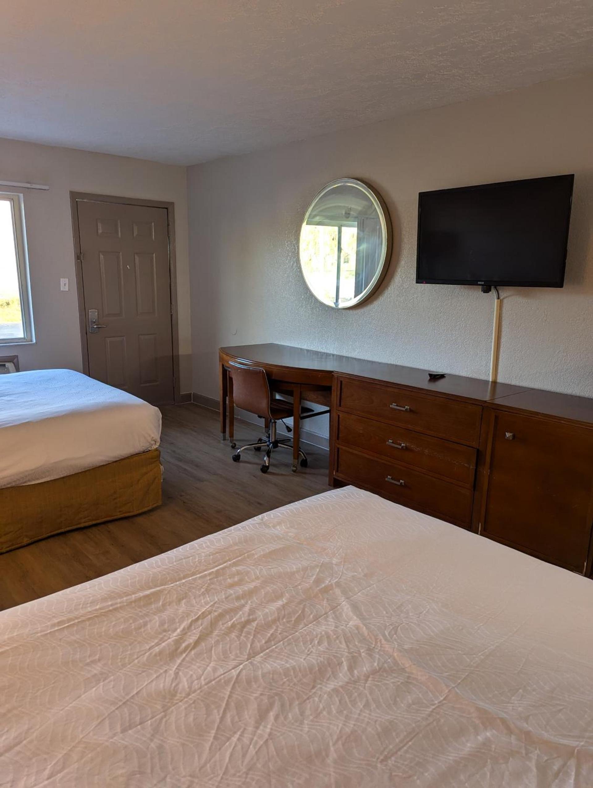 El Sol Hotel photo 9