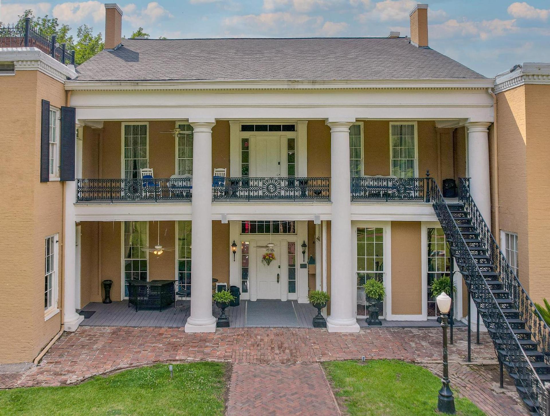The Inn at Cedar Grove — hotel in Vicksburg