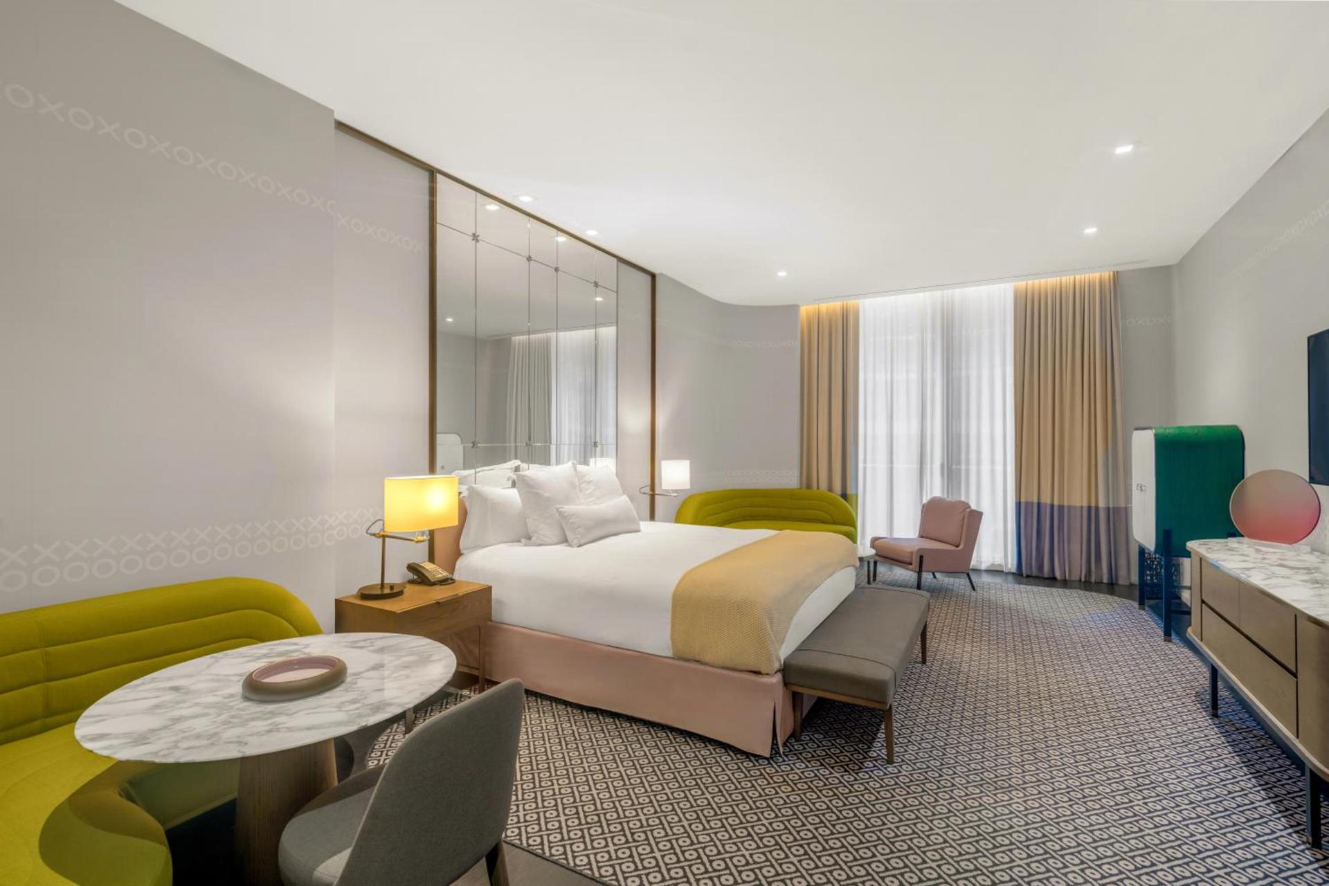 SLS LUX Brickell photo 25