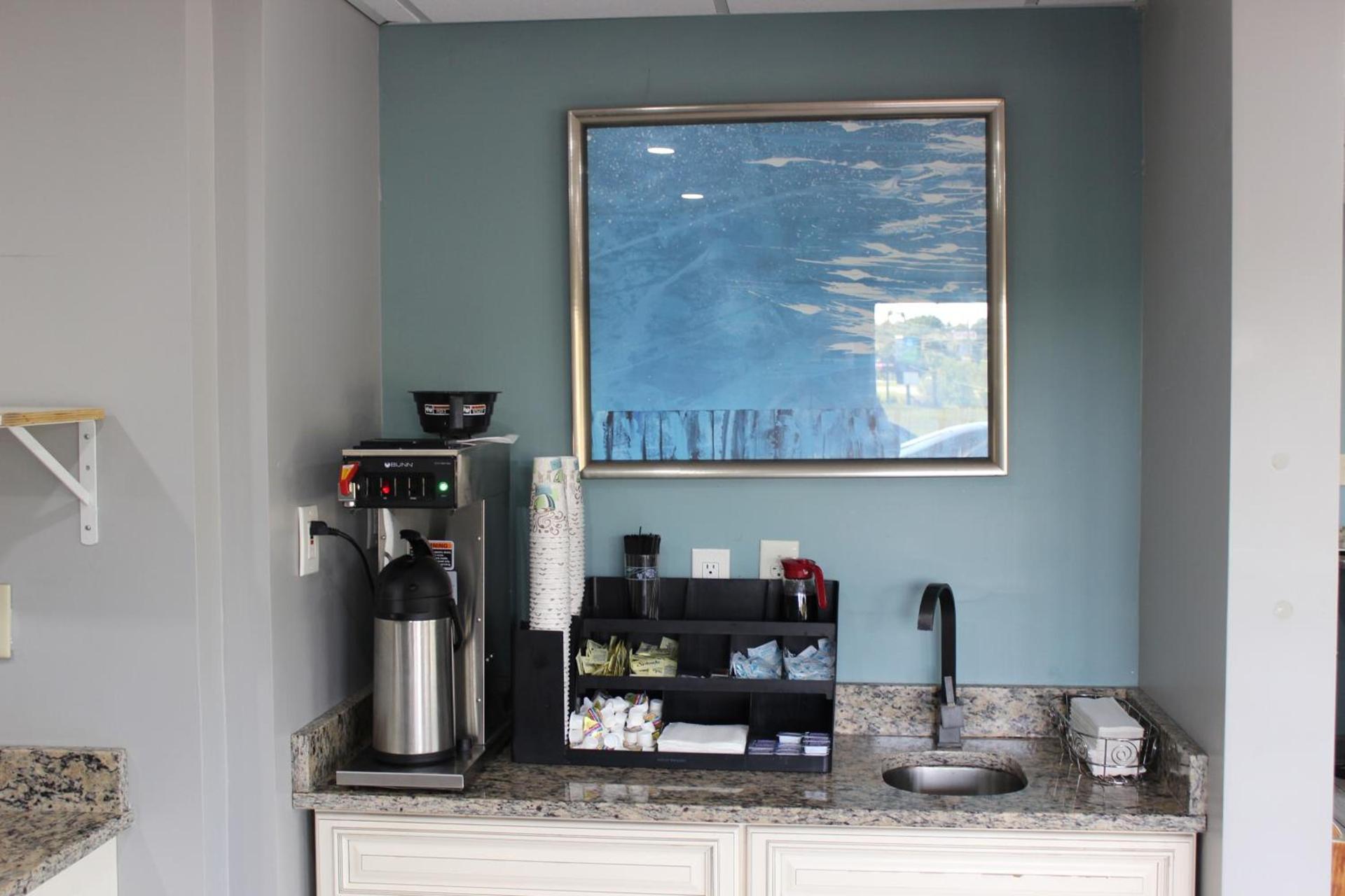 Riverfront Inn photo 6