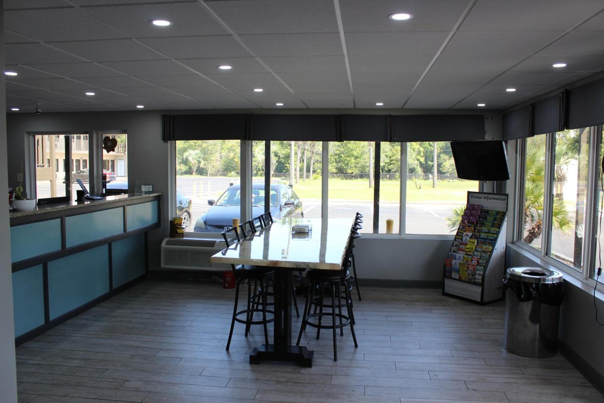 Riverfront Inn photo 8