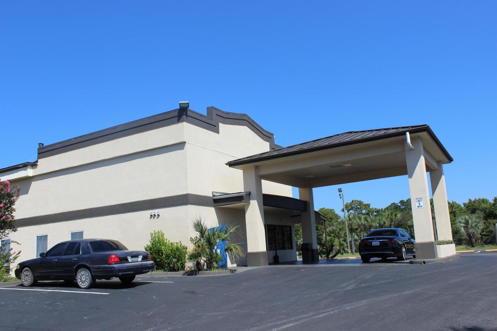 Riverfront Inn photo 9