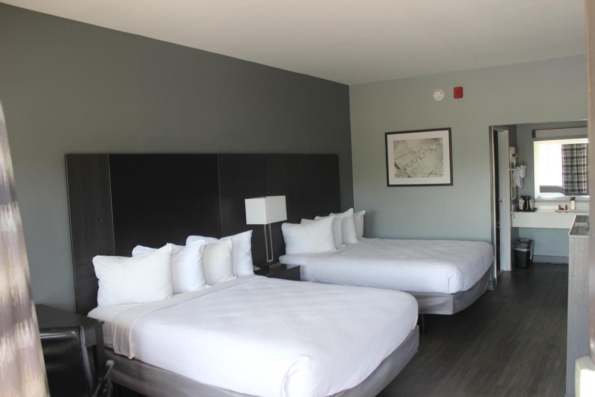 Riverfront Inn photo 10
