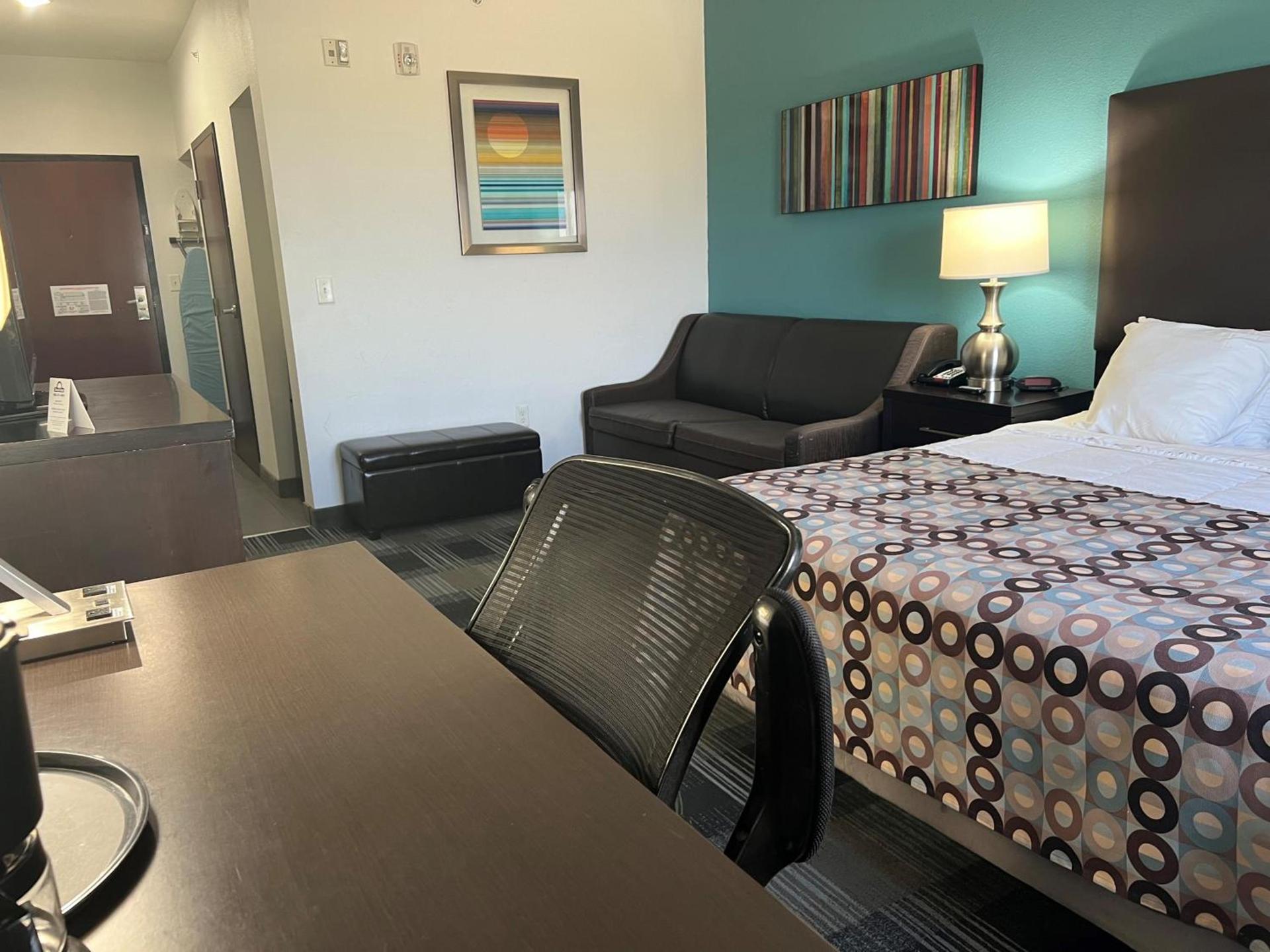 Days Inn by Wyndham Alva photo 31