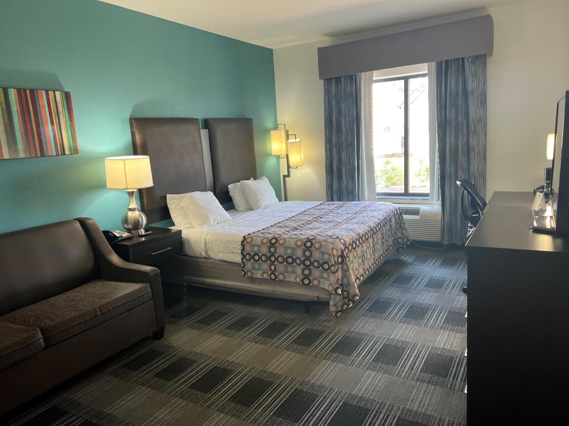 Days Inn by Wyndham Alva photo 29