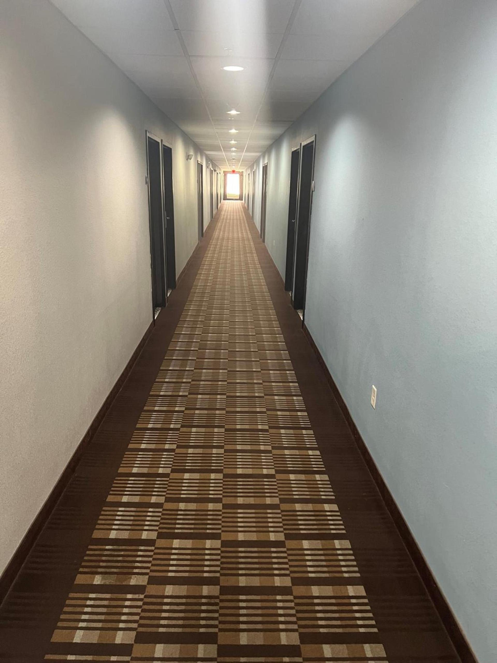 Days Inn by Wyndham Alva photo 24