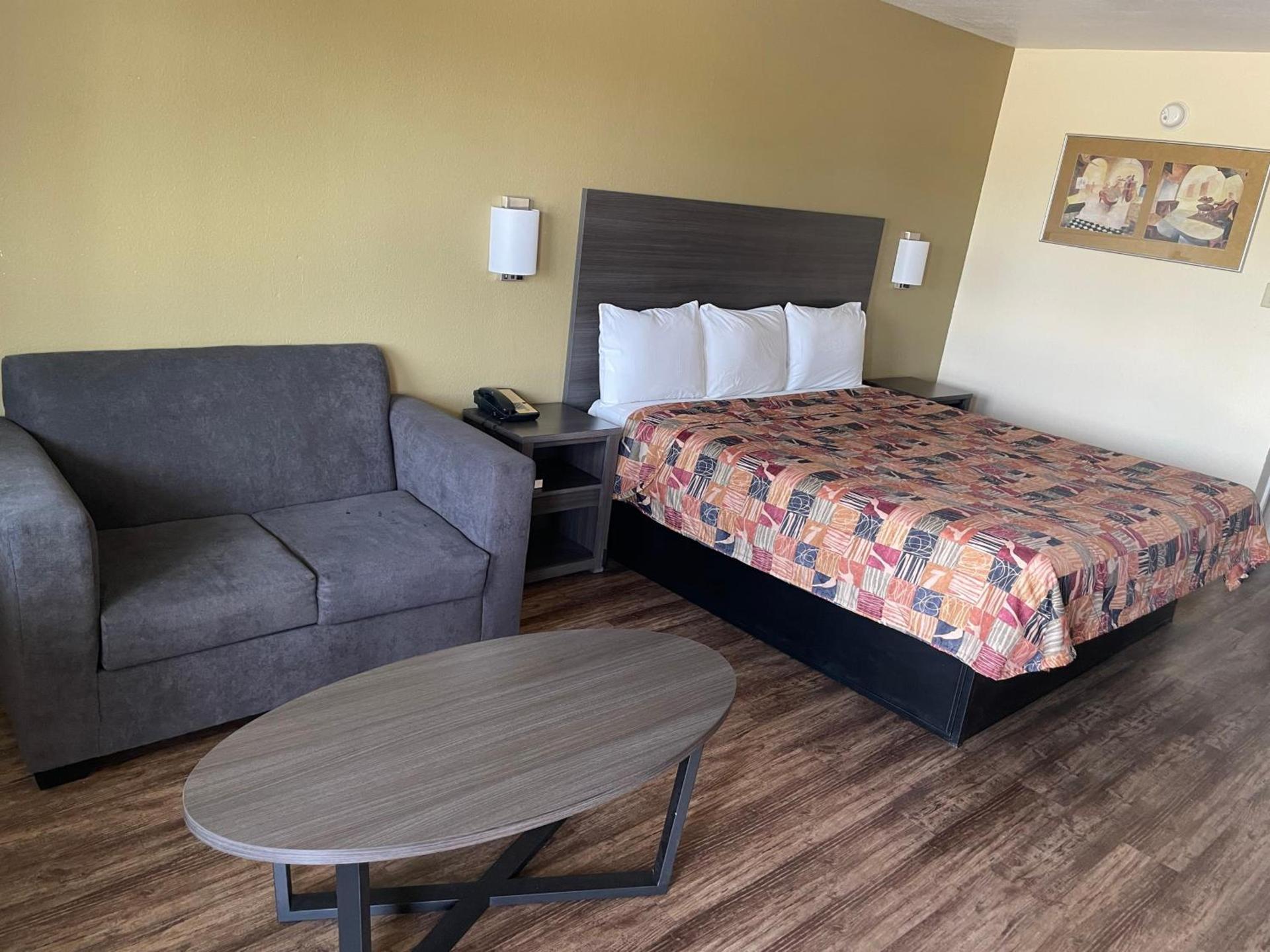 Relax Inn Marlin photo 5