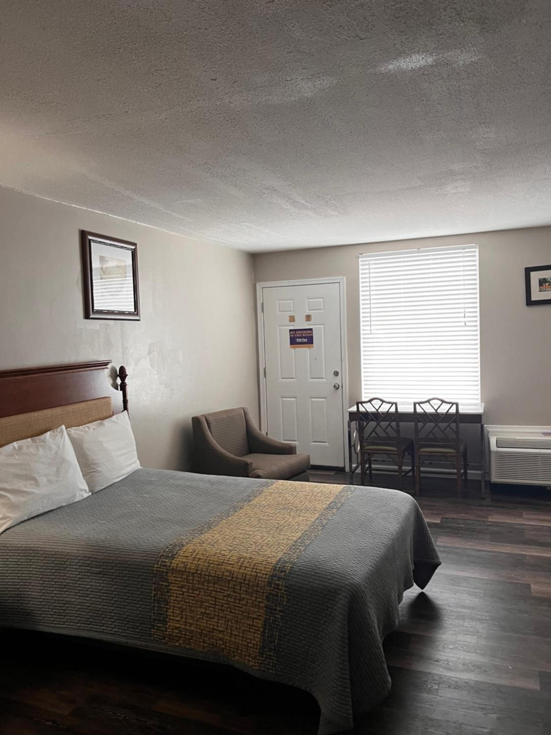 APM Inn & Suites photo 42