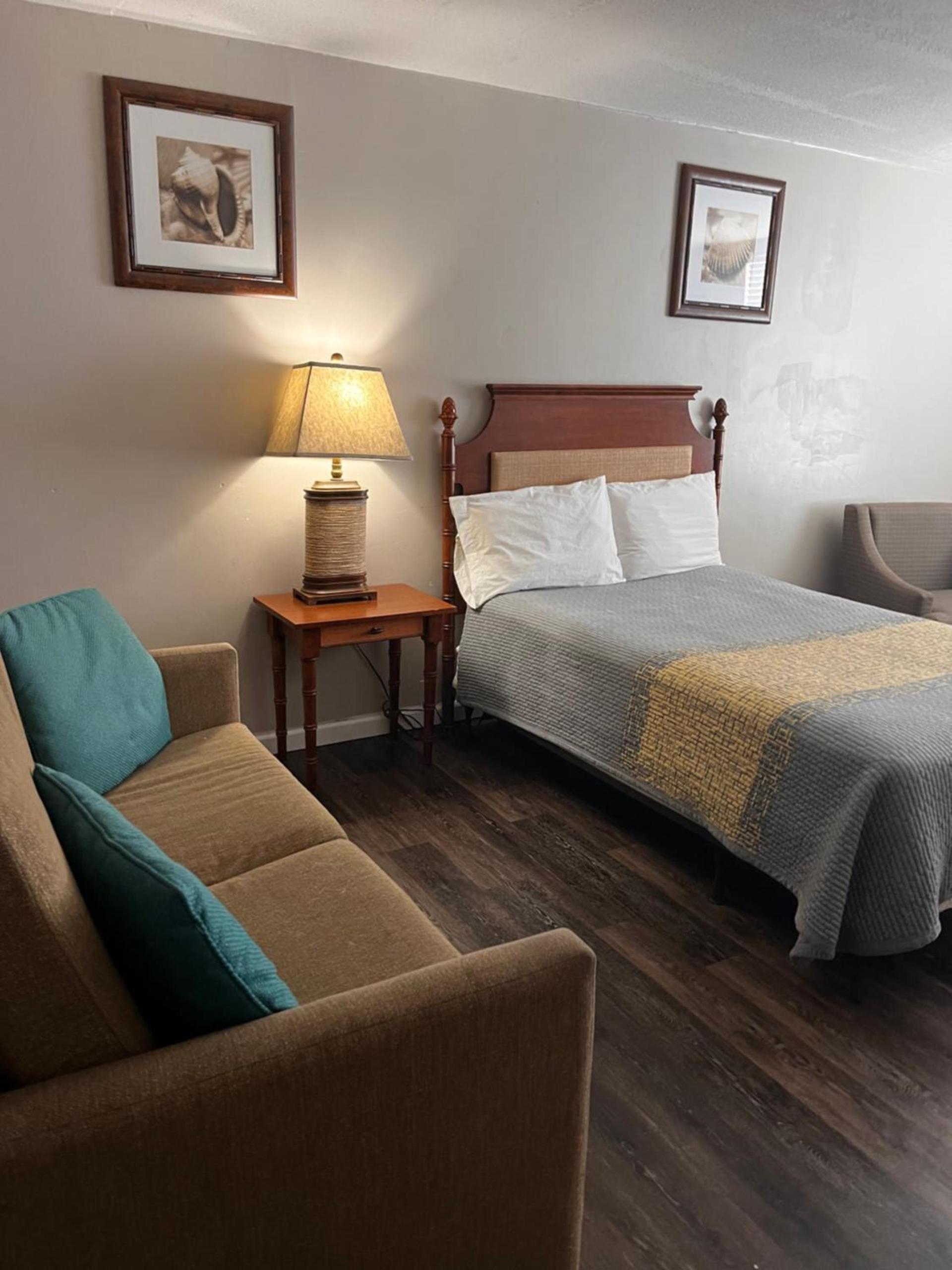 APM Inn & Suites photo 36