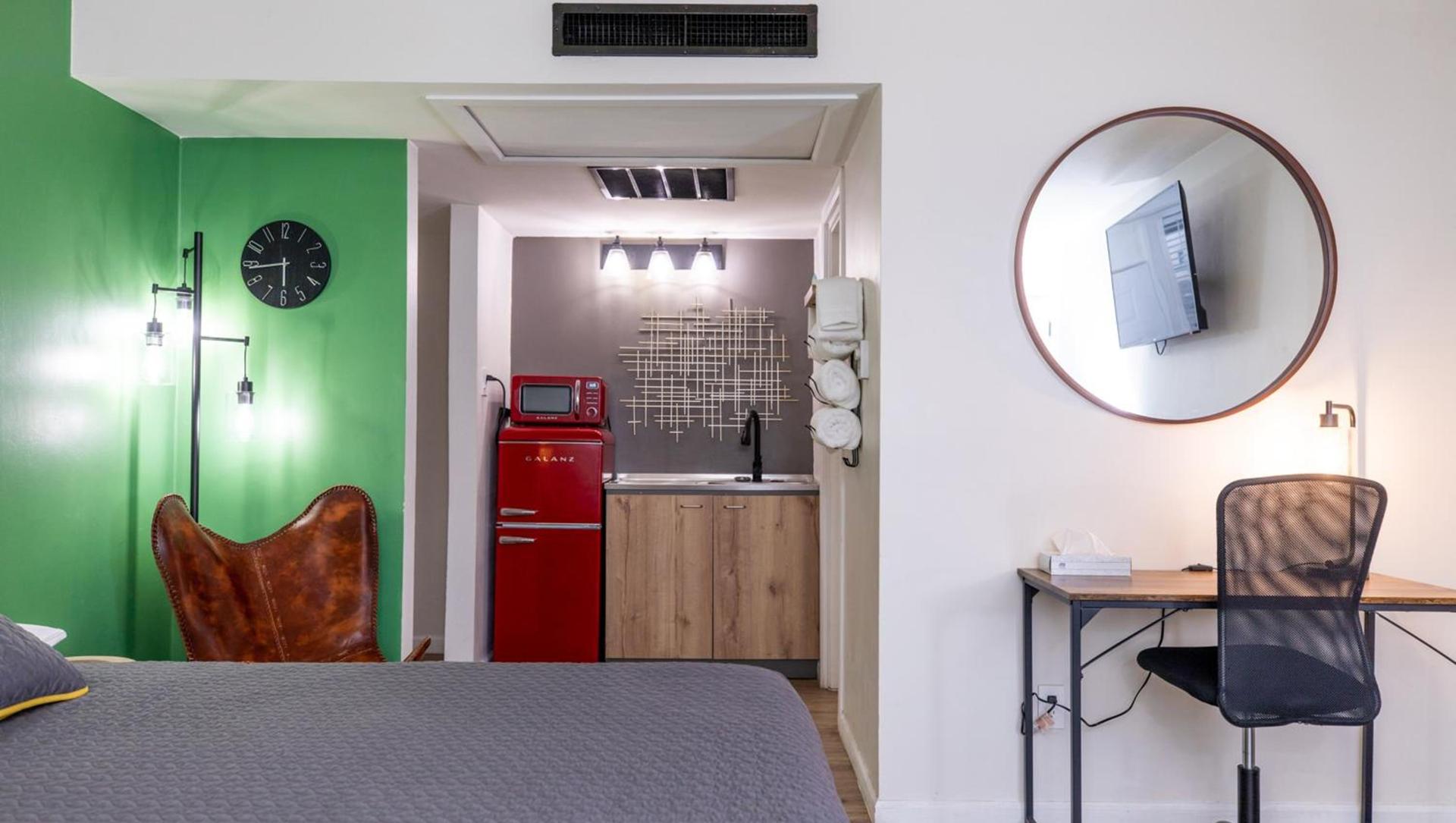 Modern Motel photo 20