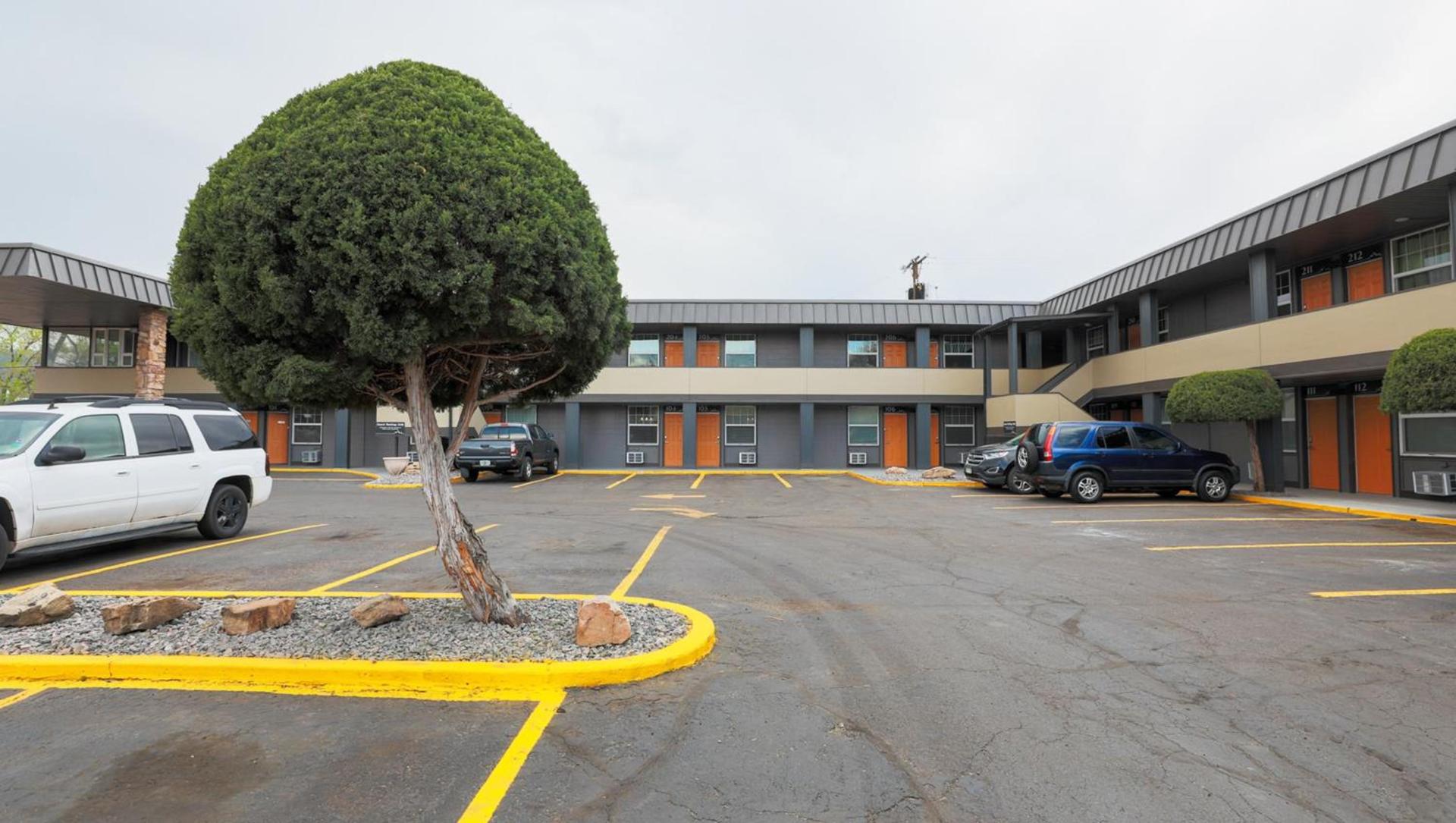 Modern Motel photo 36
