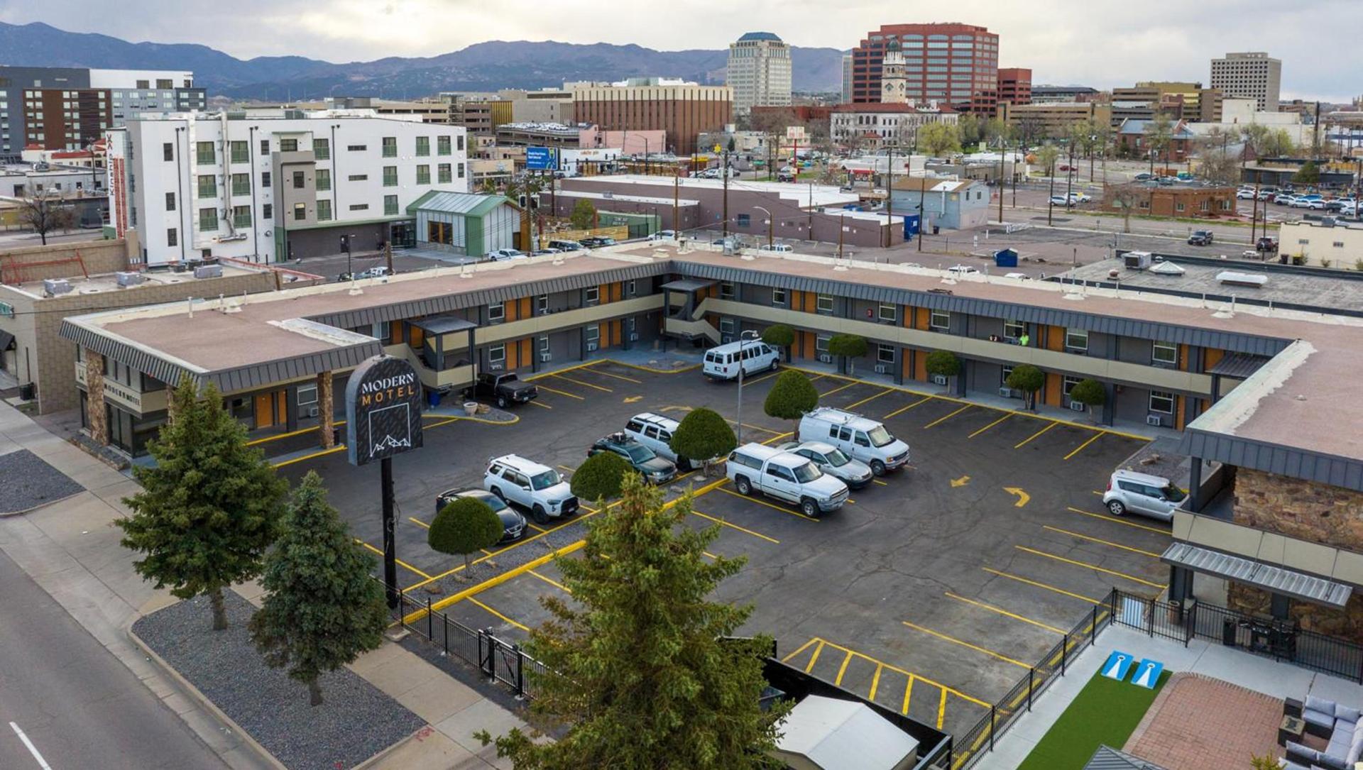 Modern Motel photo 34