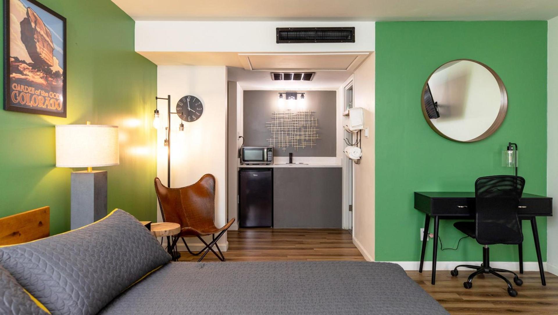 Modern Motel photo 25
