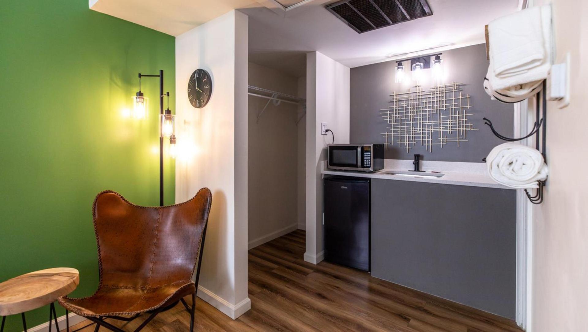 Modern Motel photo 27