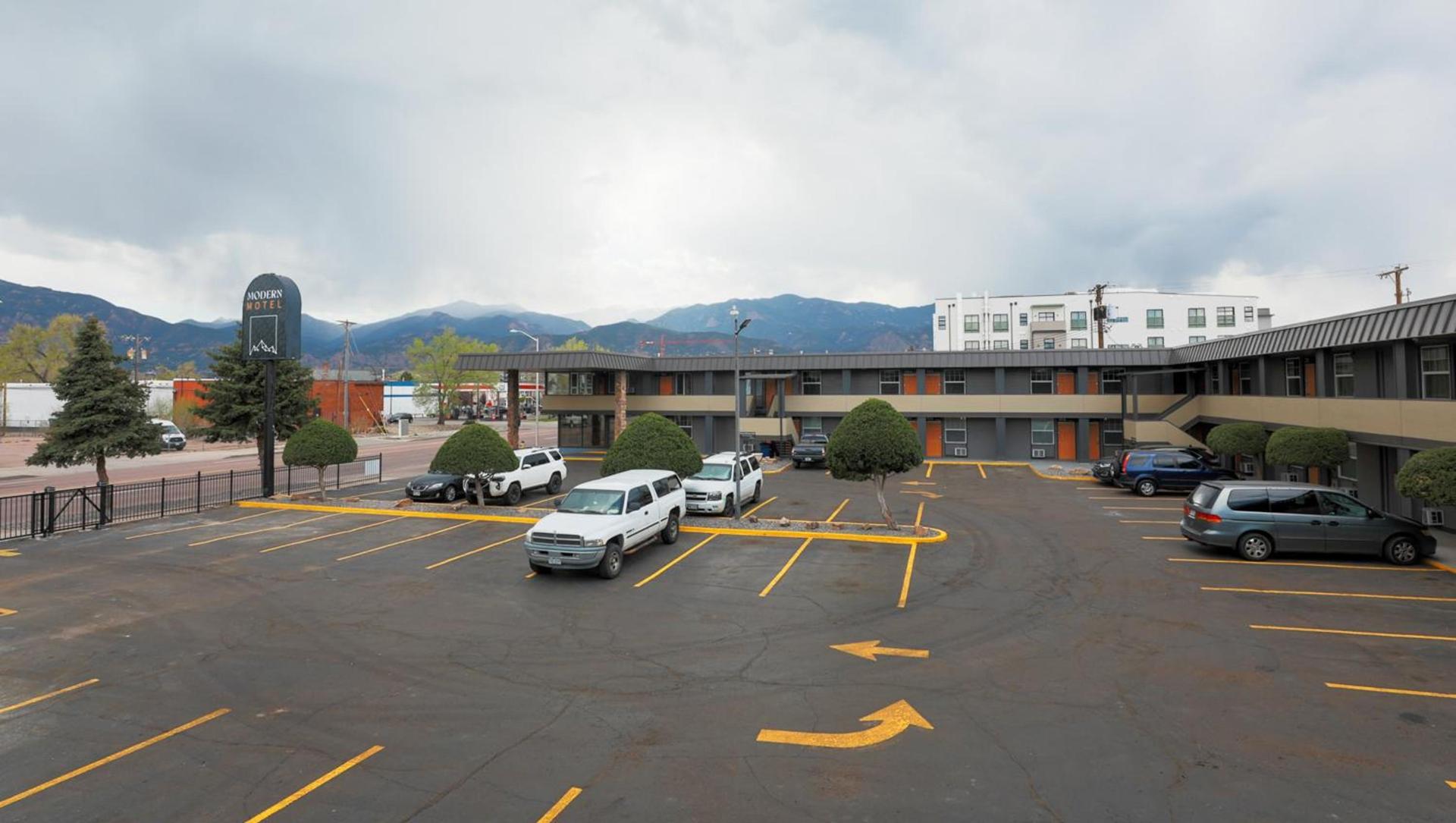 Modern Motel photo 35