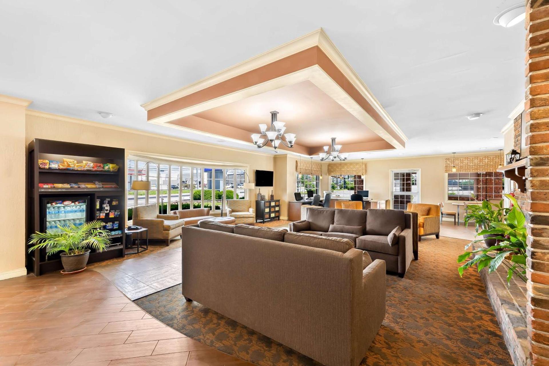 Best Western Coach House photo 2