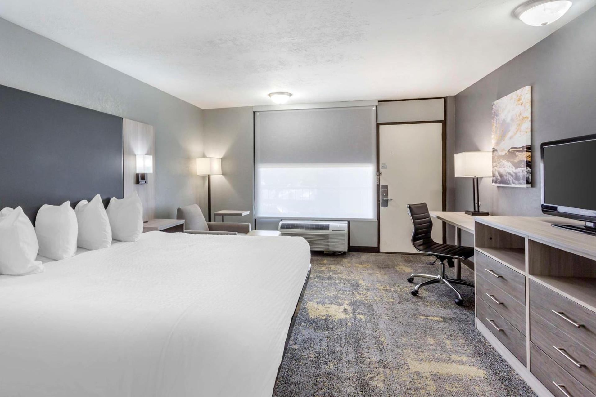 Best Western Plus Weston Inn photo 23
