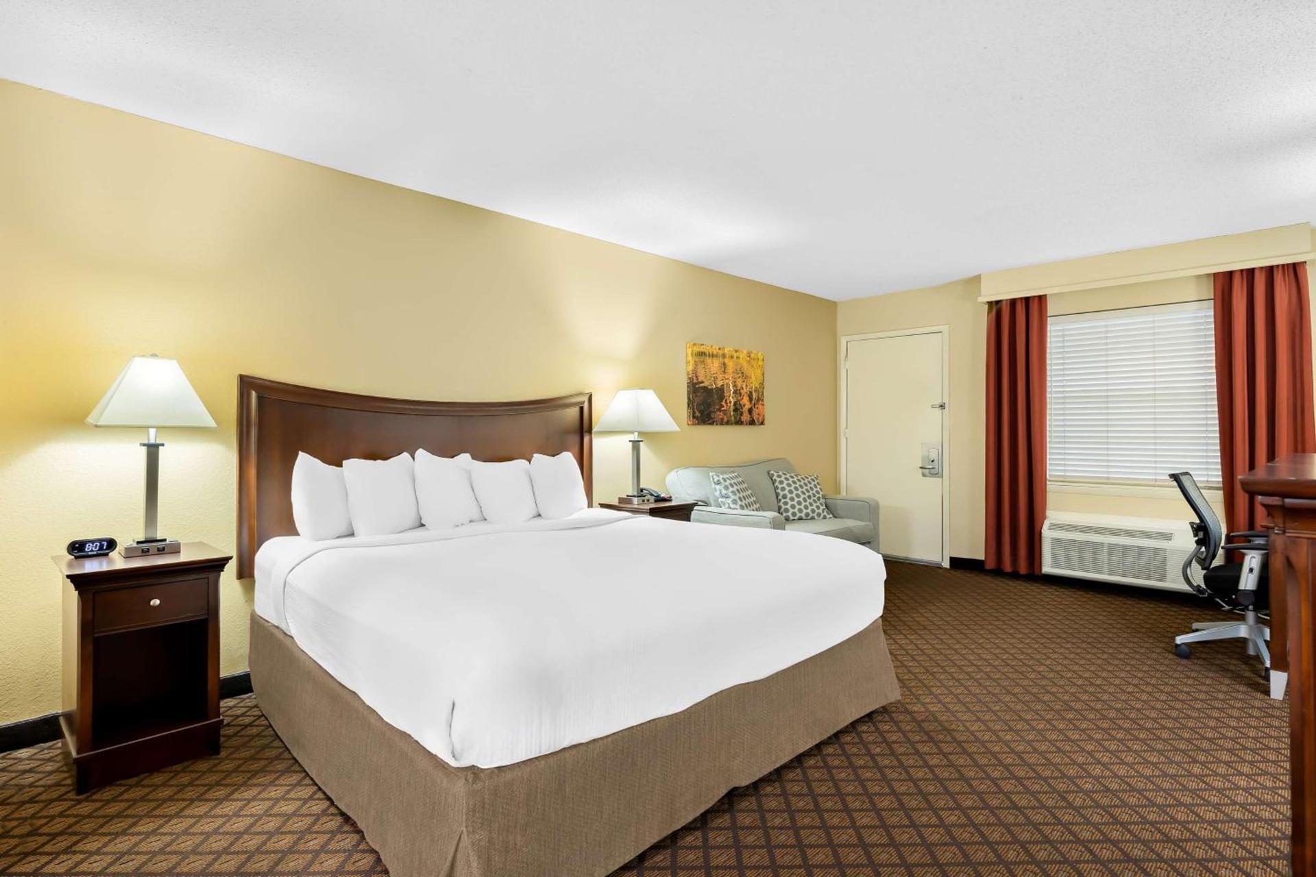 Best Western Coach House photo 17