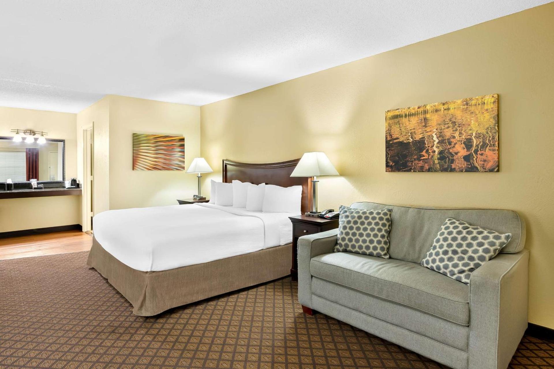Best Western Coach House photo 16