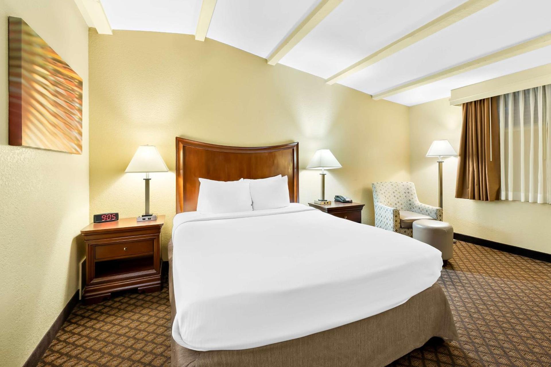 Best Western Coach House photo 35