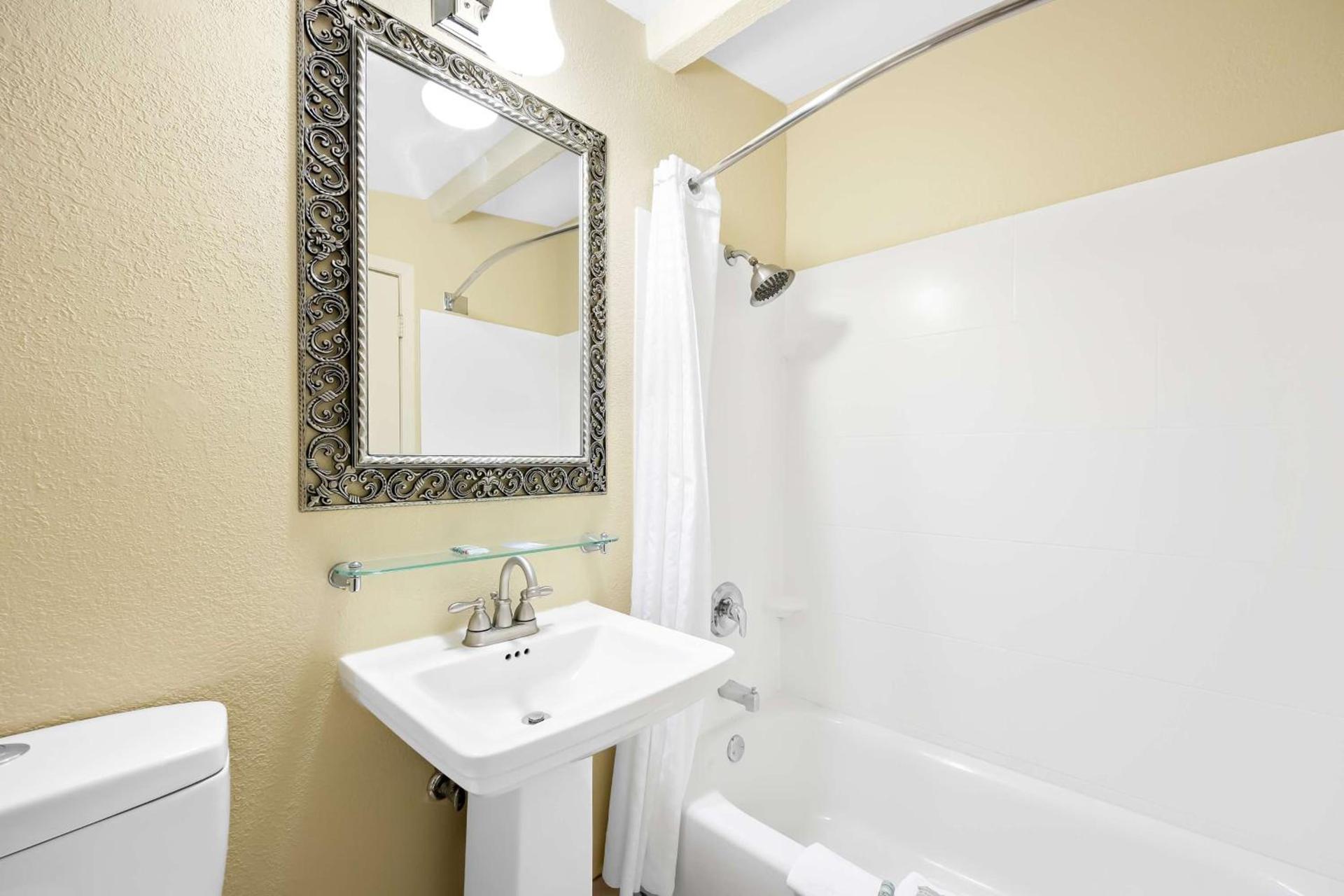Best Western Coach House photo 36