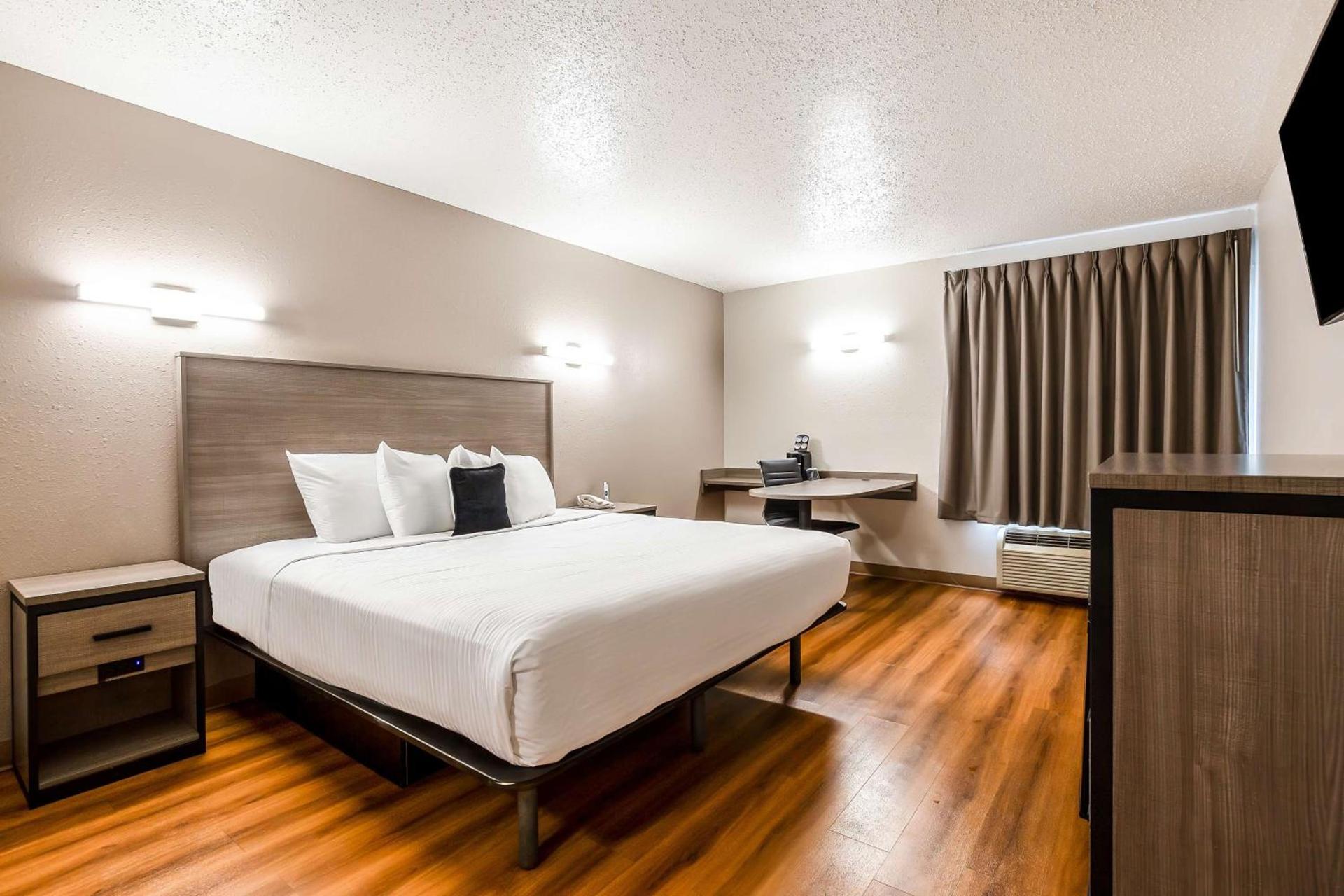 Red Lion Inn & Suites Saint Louis photo 47