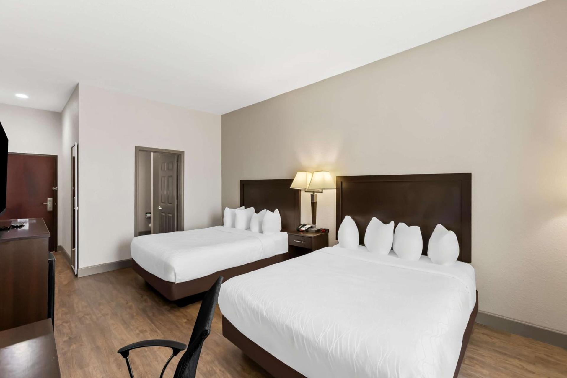 Sonesta Essential La Porte photo 11