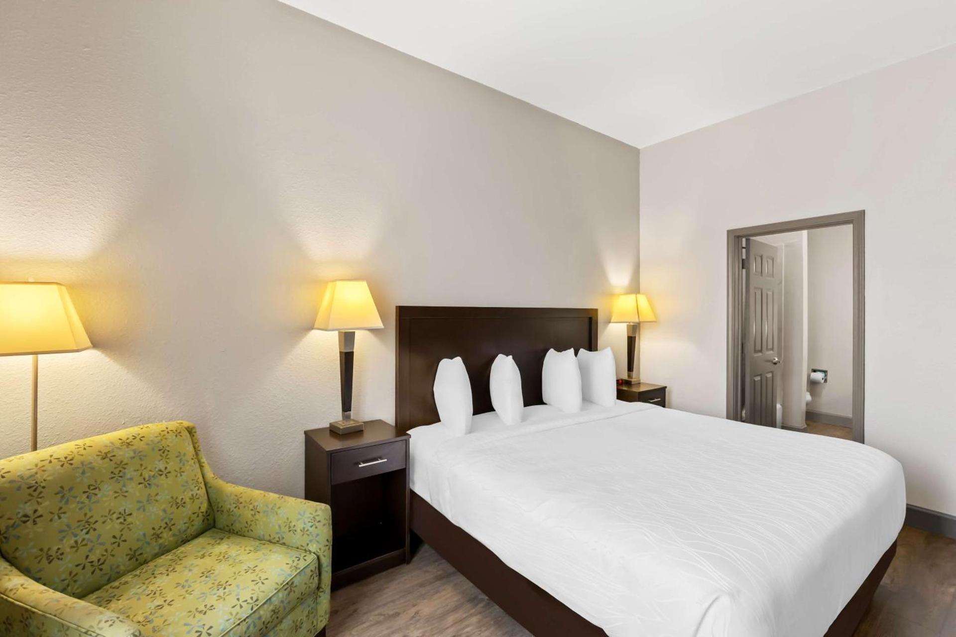 Sonesta Essential La Porte photo 15