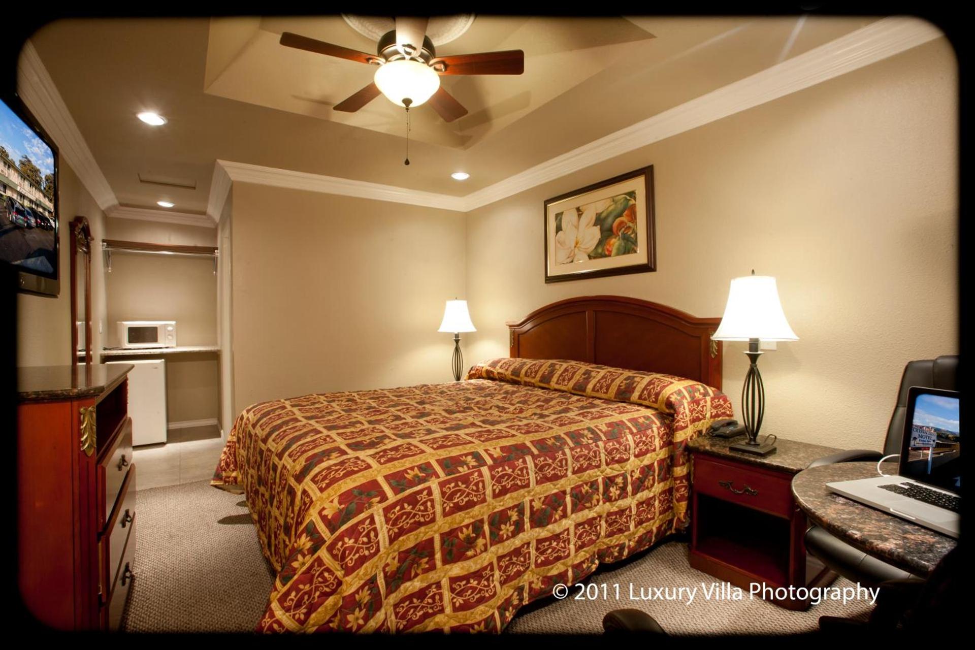 Crystal Lodge Motel photo 20