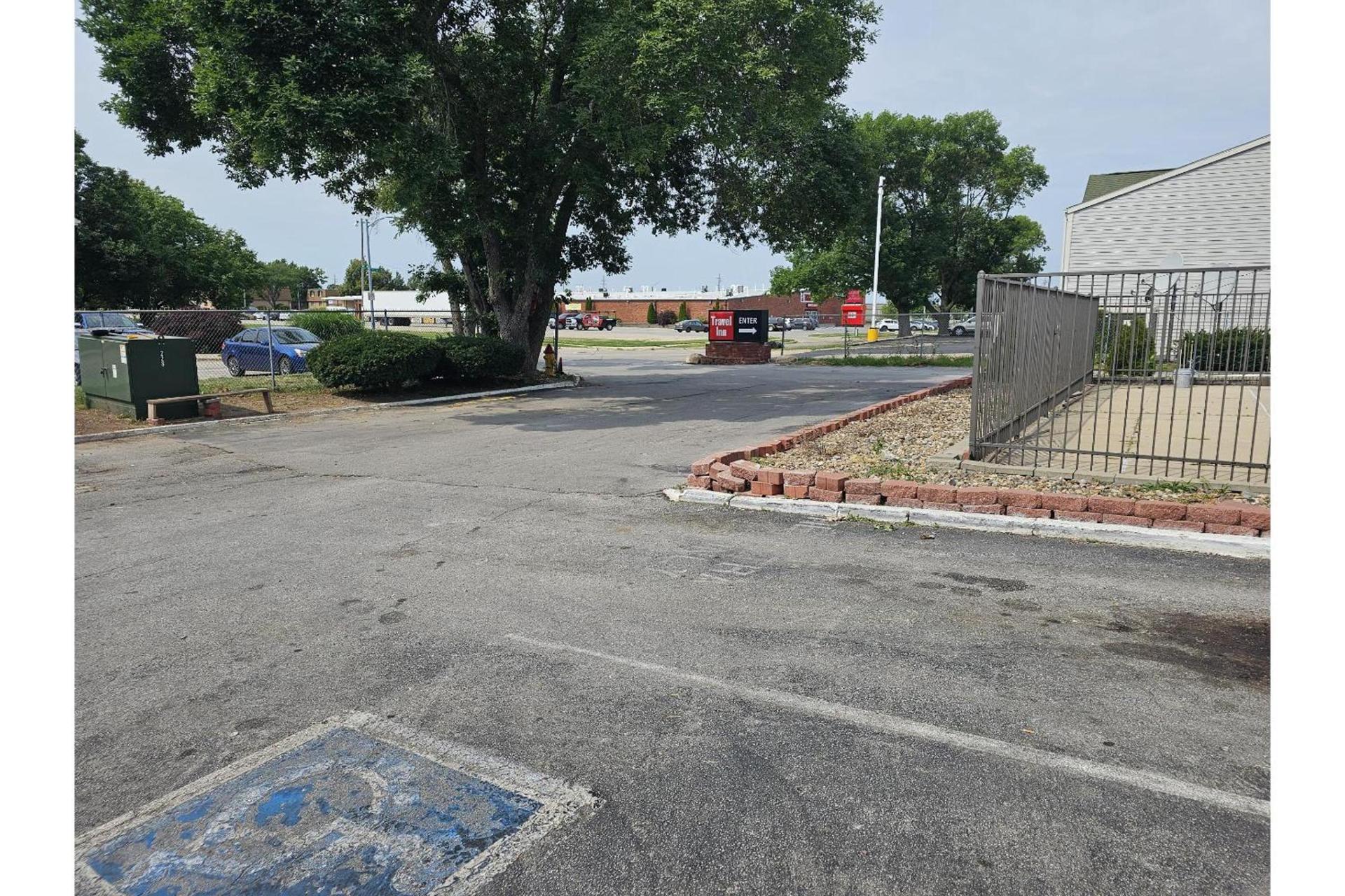 Travel Inn By OYO Omaha photo 7