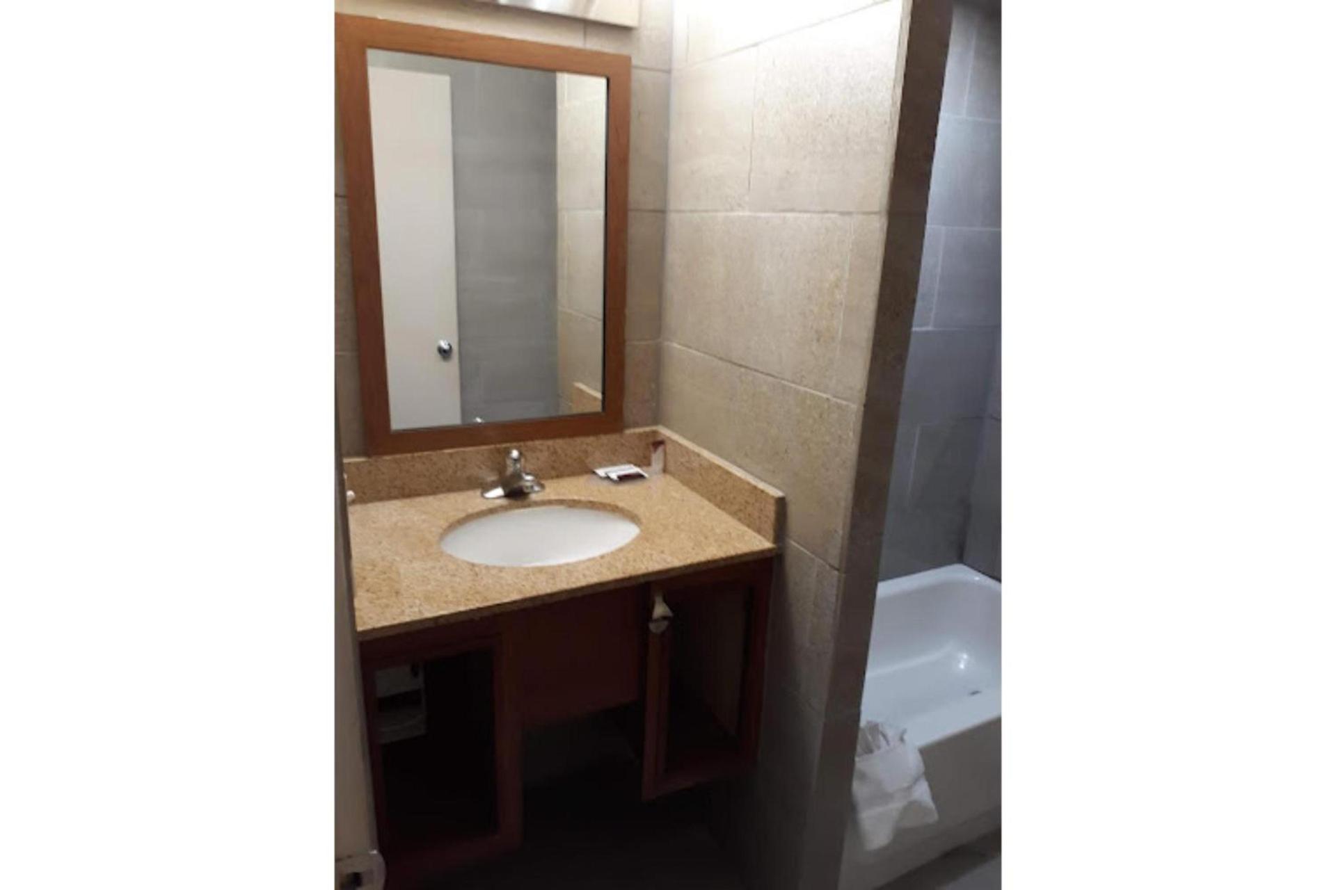 Travel Inn By OYO Omaha photo 14
