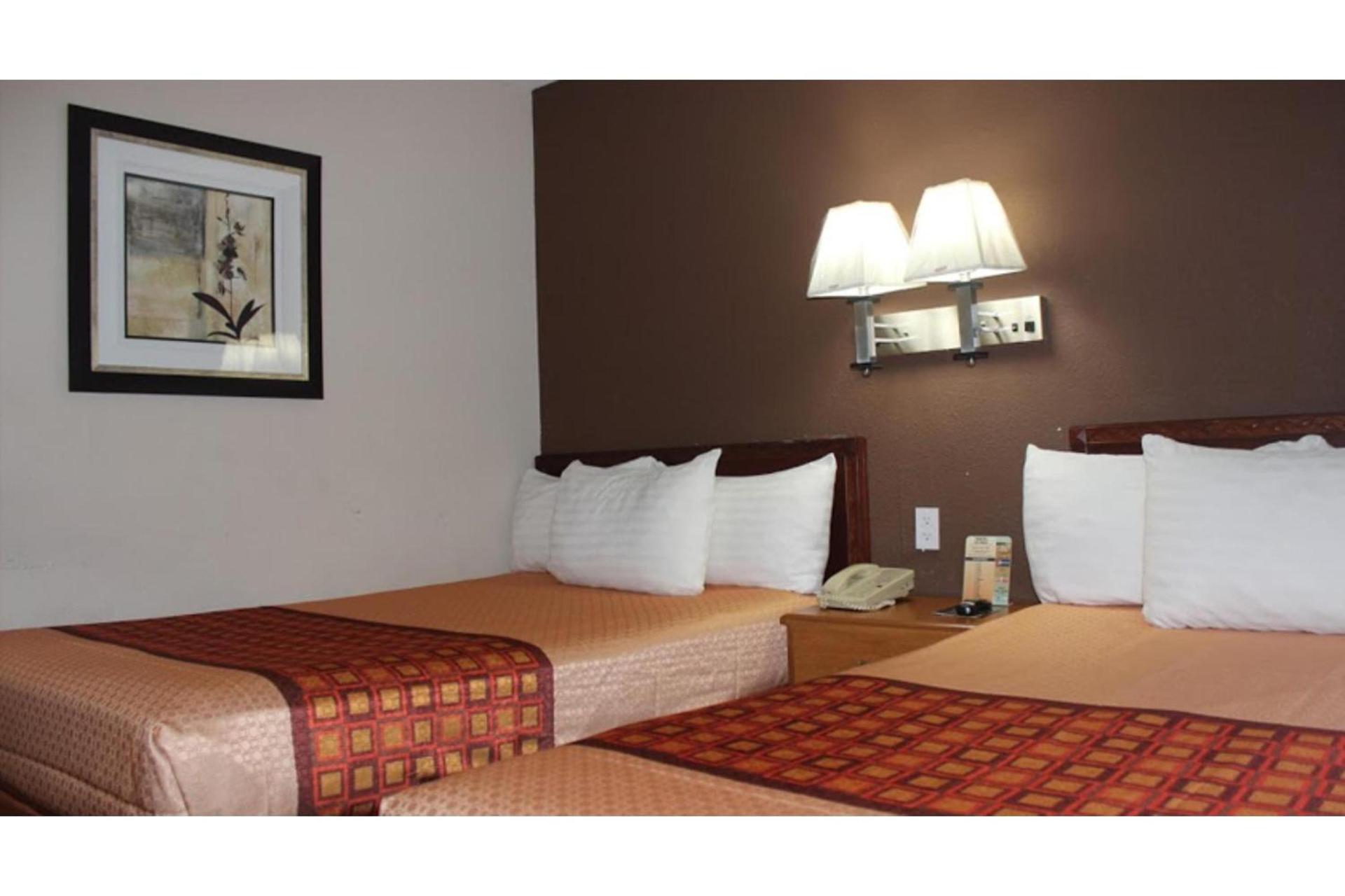 Travel Inn By OYO Omaha photo 12