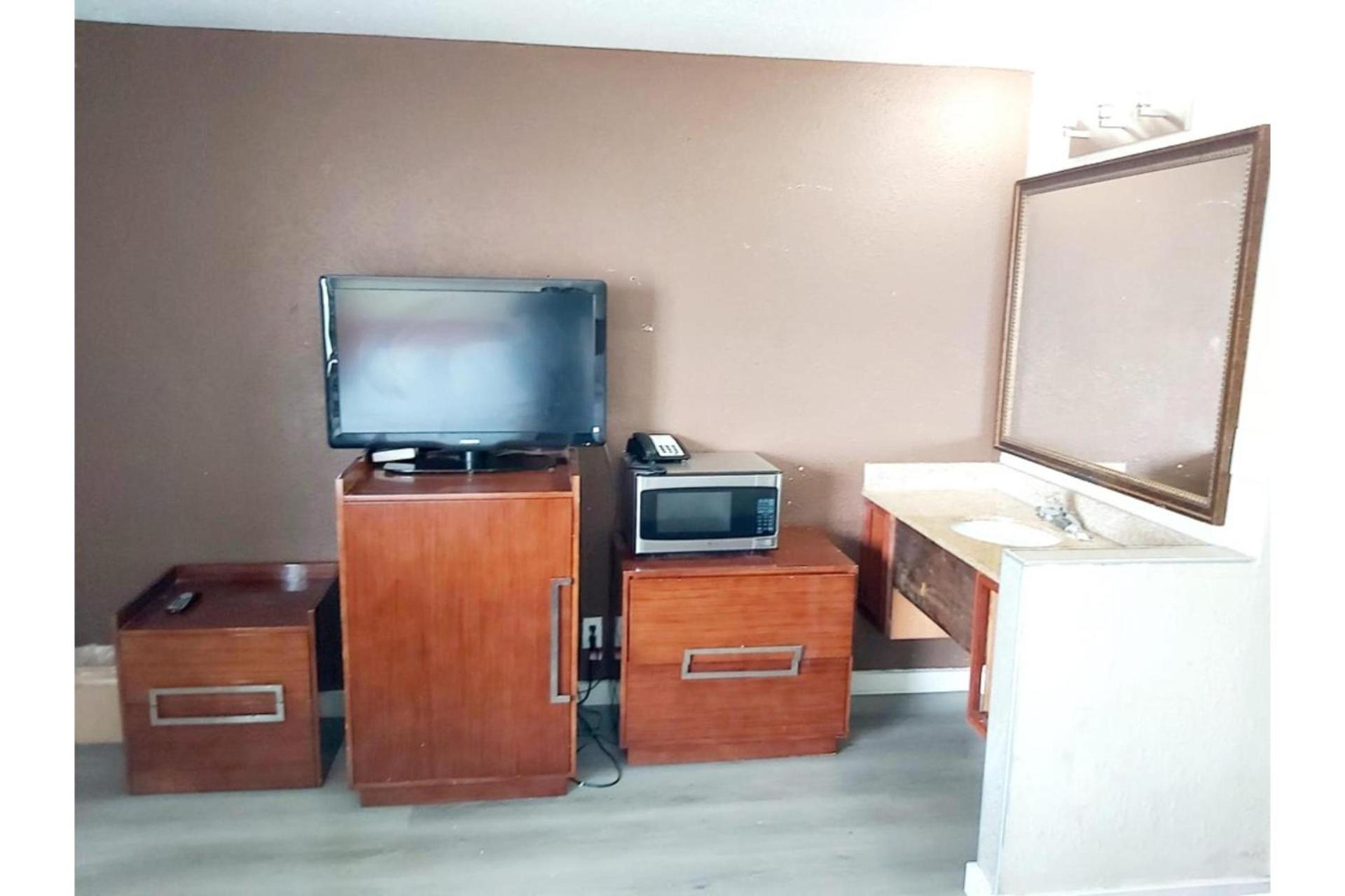 Travel Inn By OYO Omaha photo 18