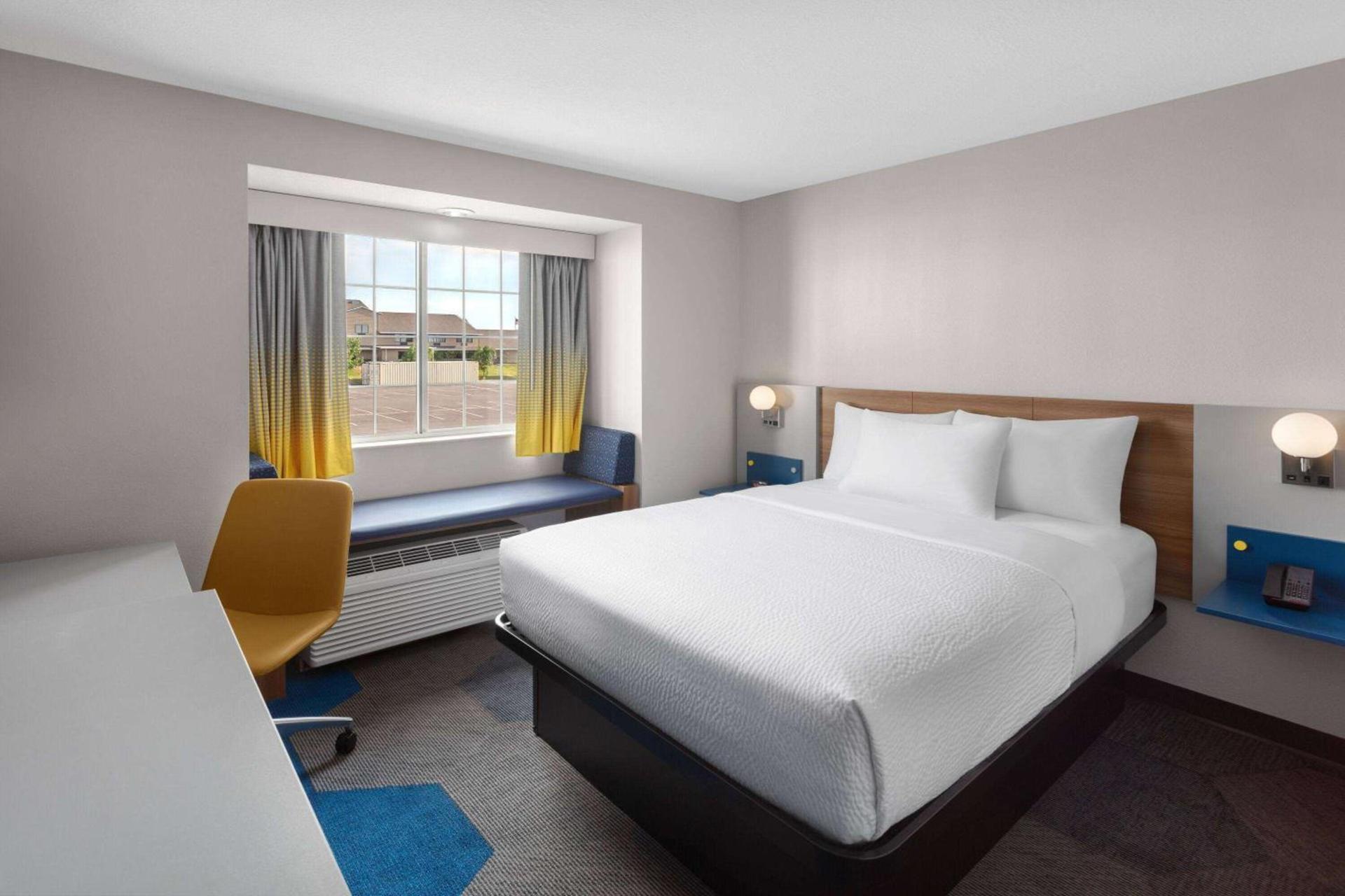 Microtel Inn & Suites by Wyndham Rapid City photo 11