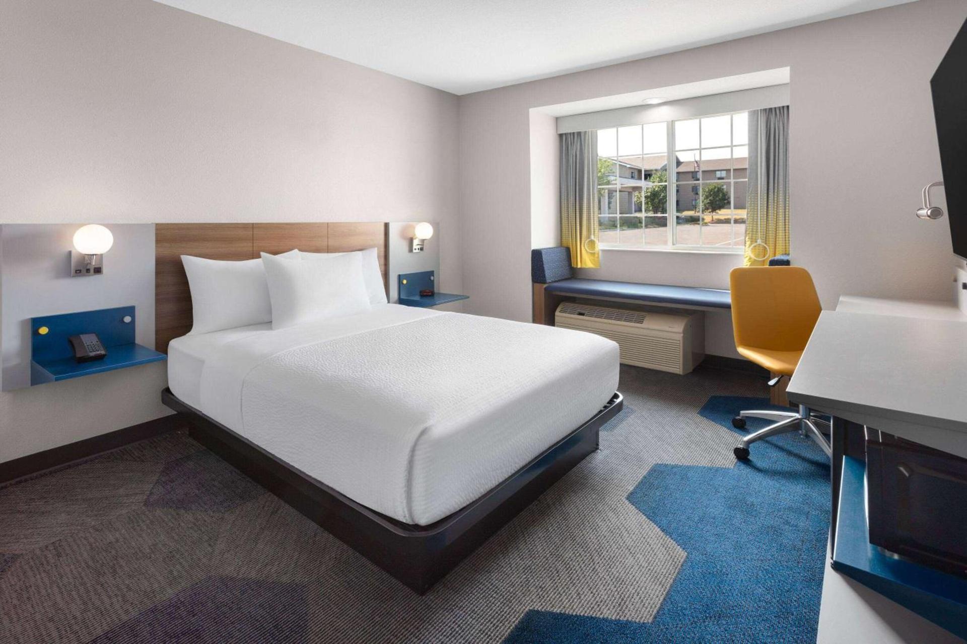 Microtel Inn & Suites by Wyndham Rapid City photo 18