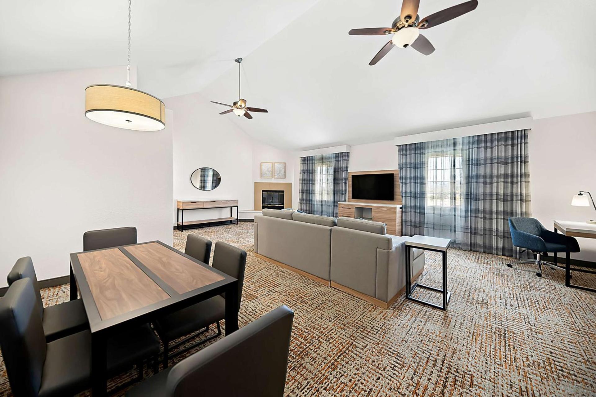 Hampton Inn Morgan Hill photo 17