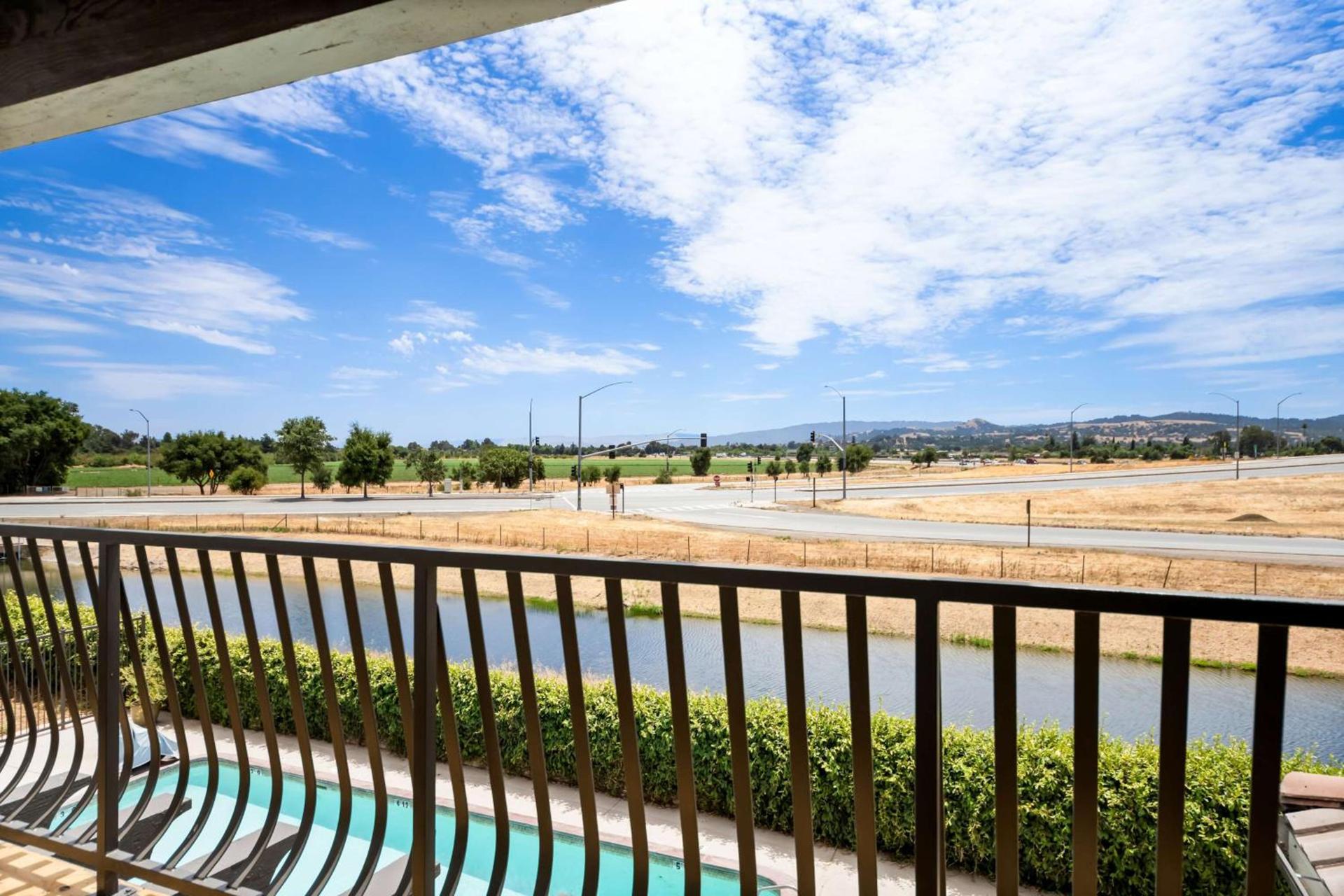 Hampton Inn Morgan Hill photo 5