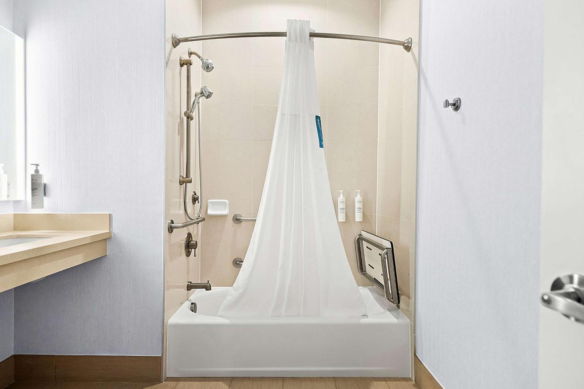 Hampton Inn Morgan Hill photo 44
