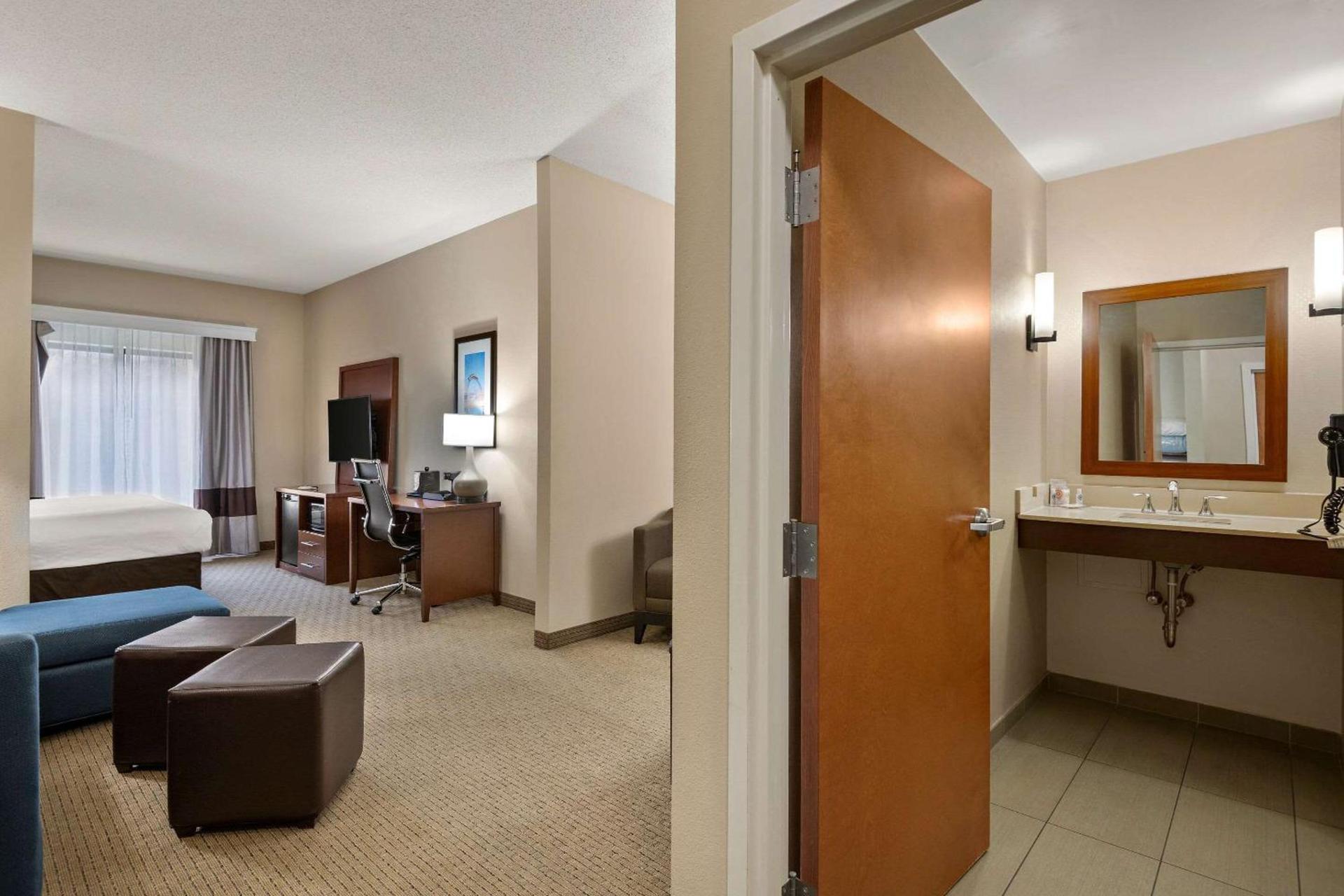 Comfort Suites Hummelstown - Hershey photo 10