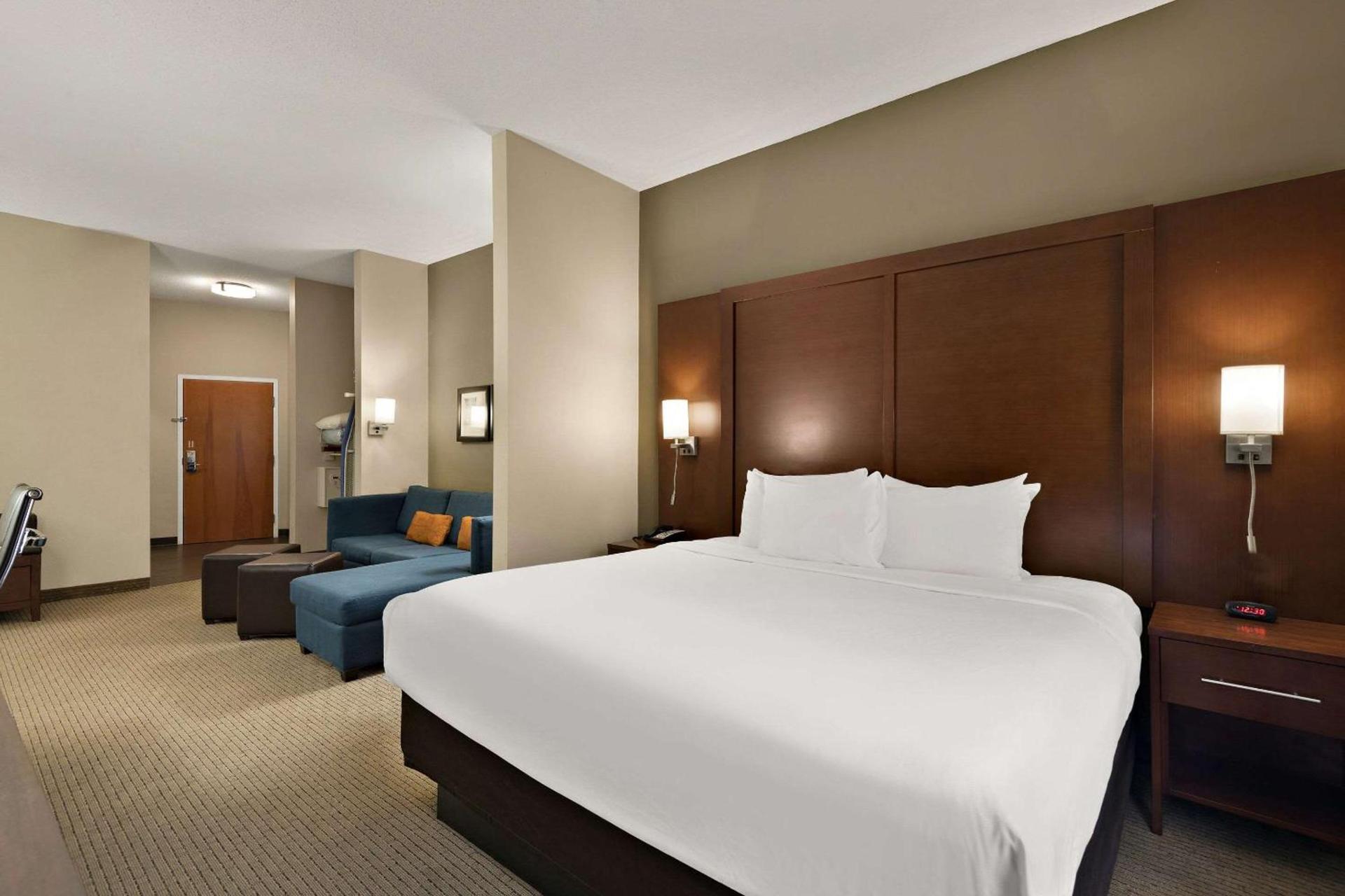 Comfort Suites Hummelstown - Hershey photo 25