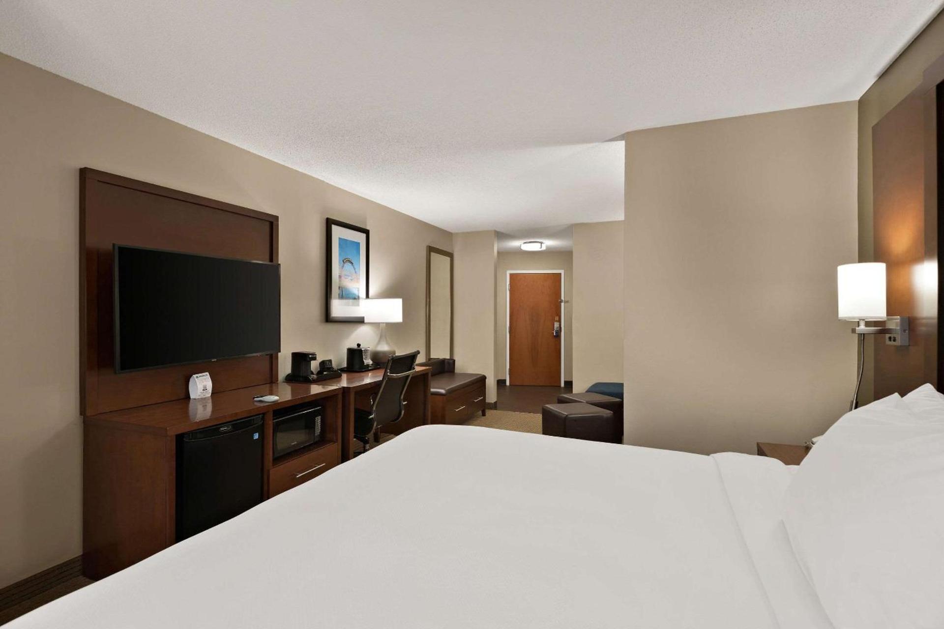 Comfort Suites Hummelstown - Hershey photo 21