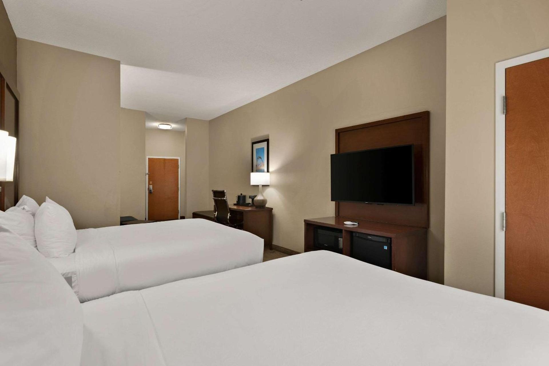 Comfort Suites Hummelstown - Hershey photo 12