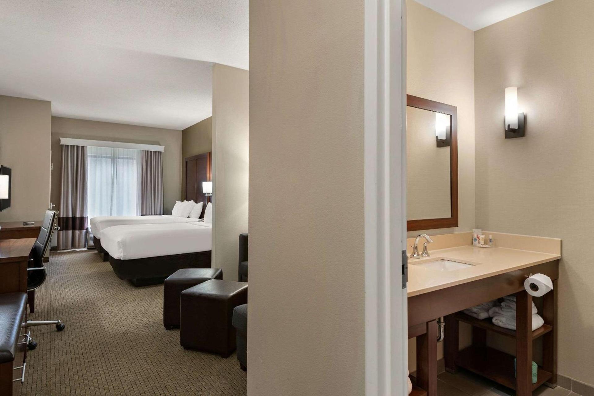 Comfort Suites Hummelstown - Hershey photo 31