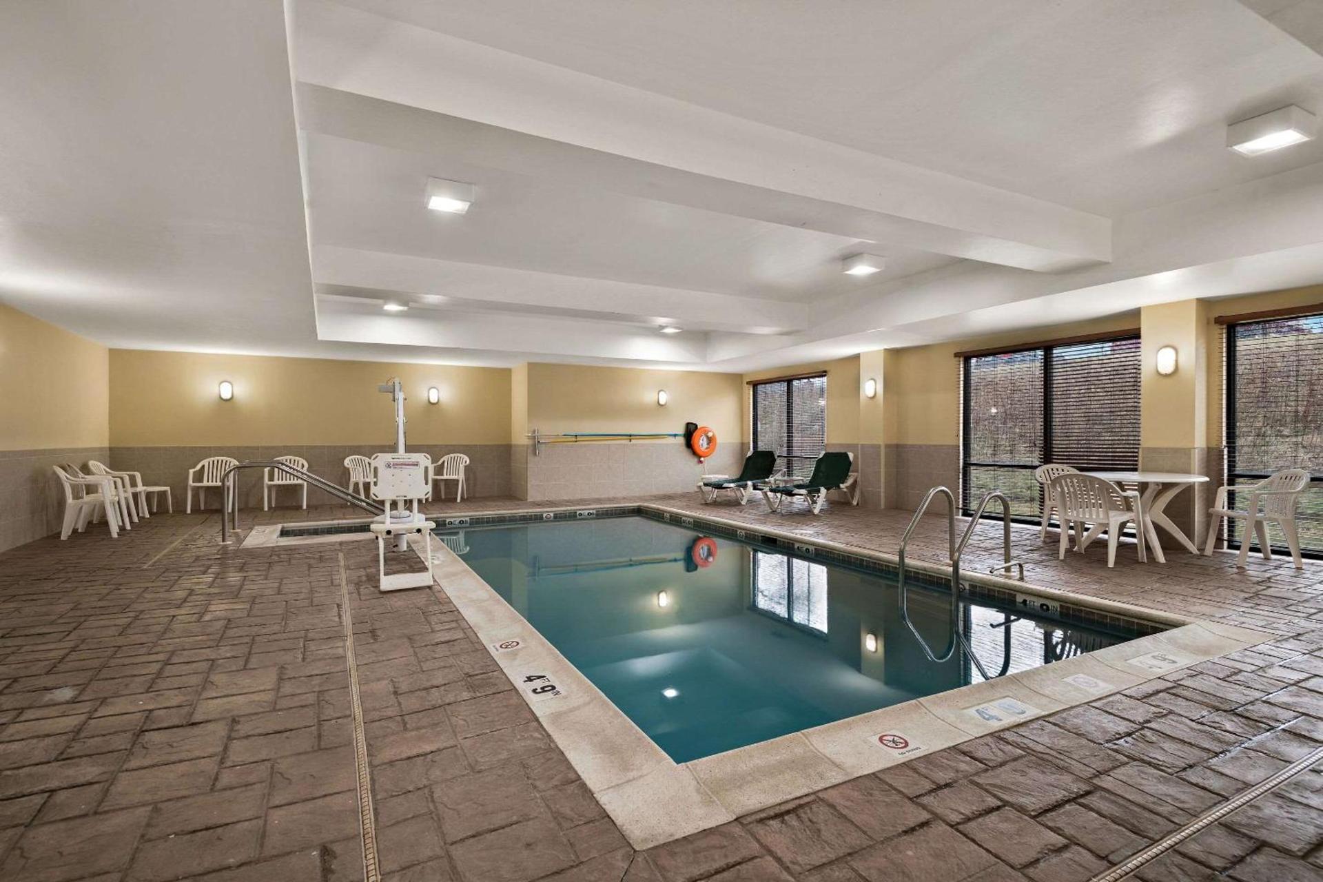 Comfort Suites Hummelstown - Hershey photo 3