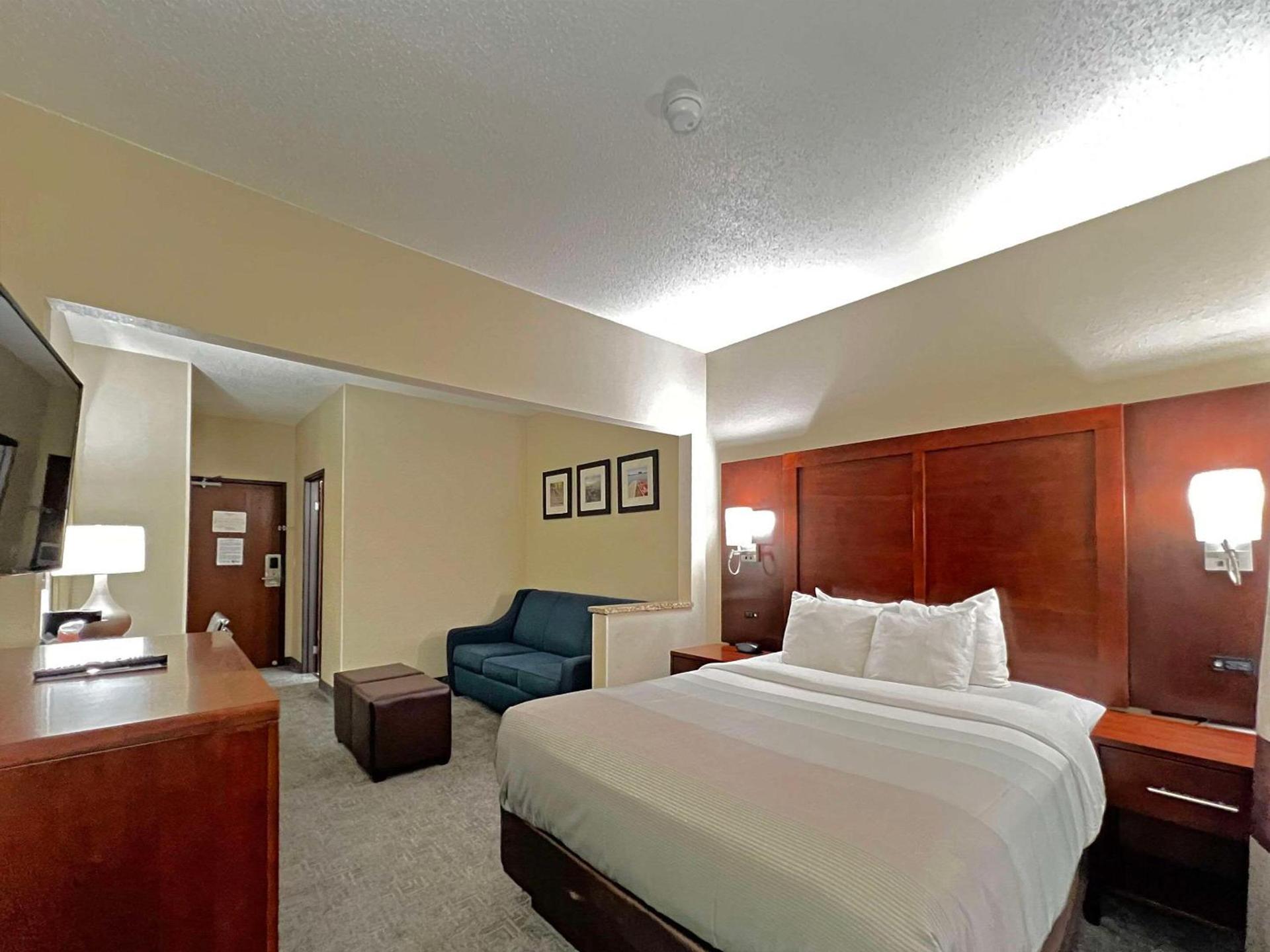 Quality Inn & Suites Green Bay - Ashwaubenon photo 7