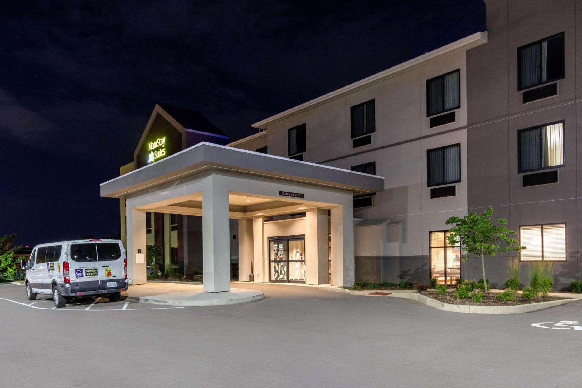 MainStay Suites St Louis Airport photo 2