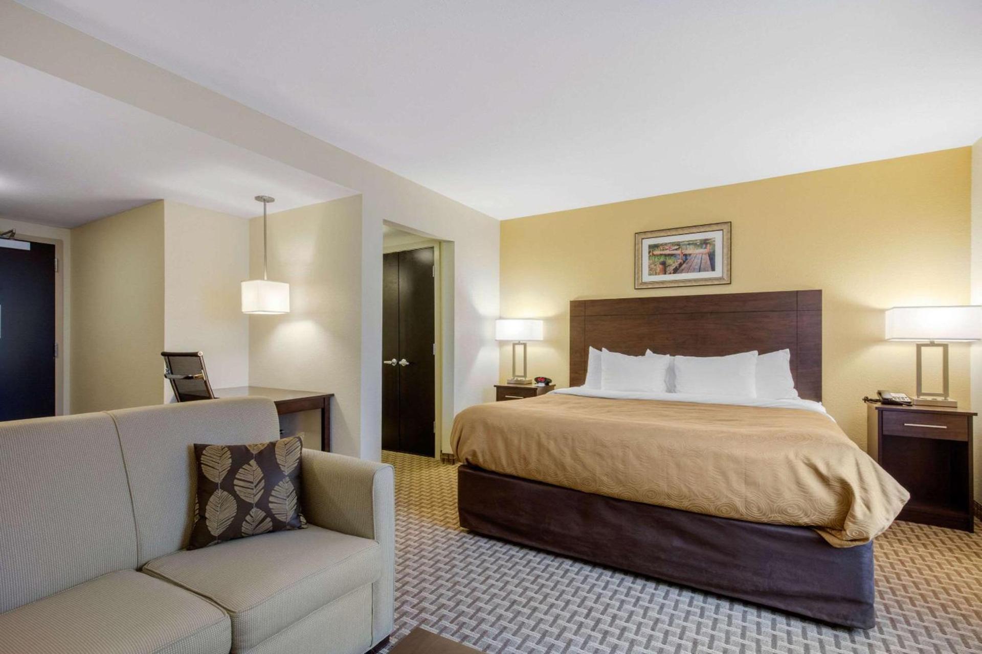 MainStay Suites St Louis Airport photo 7